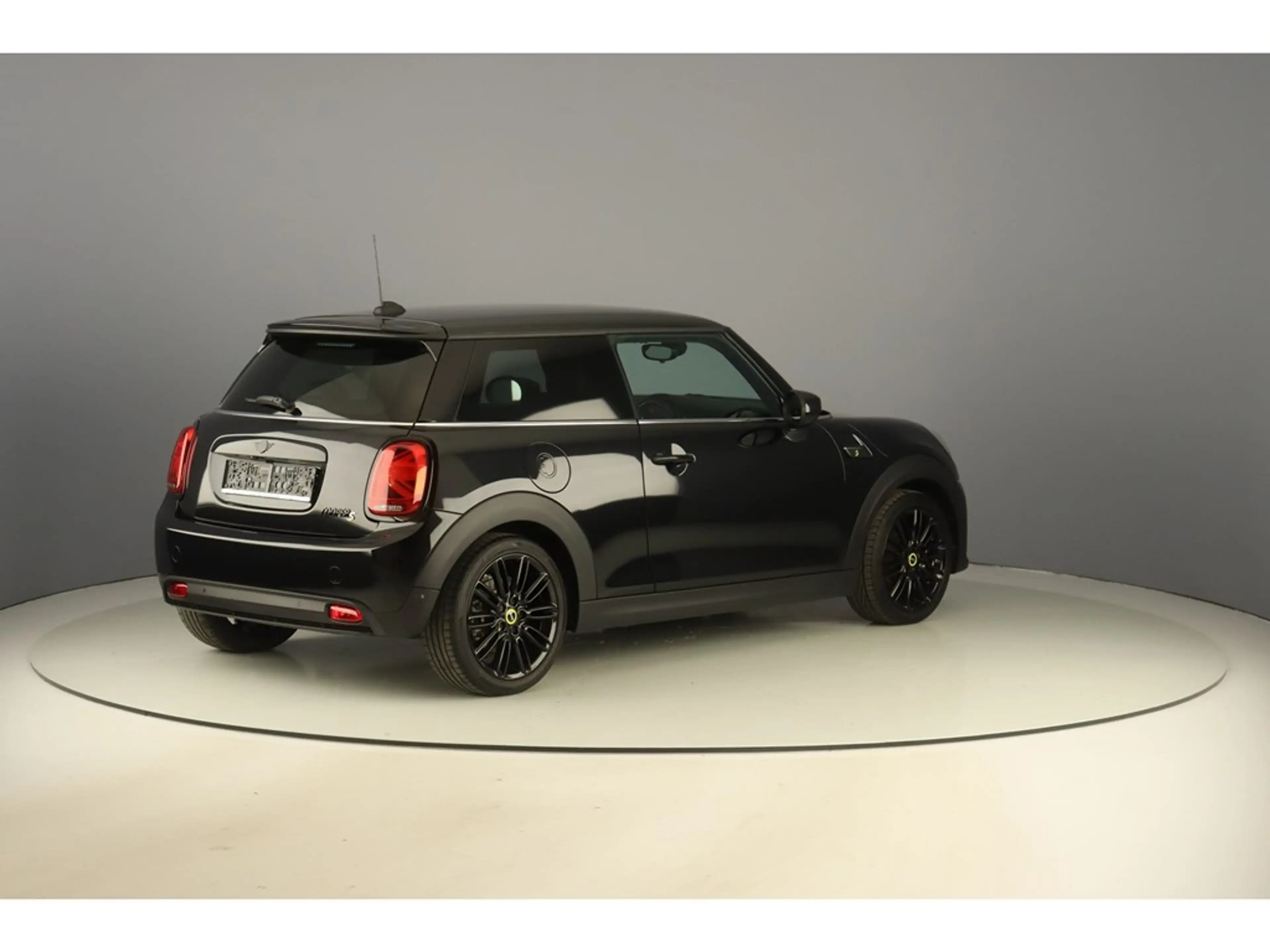 MINI Cooper SE 184pk Classic Trim Pack Drive Assist — photo 5