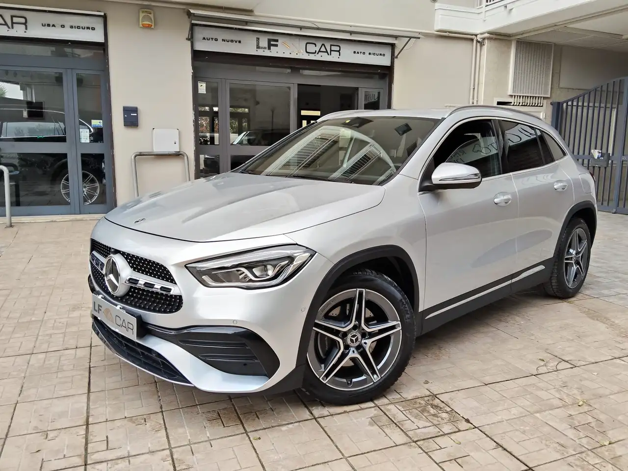Mercedes-Benz GLA 200