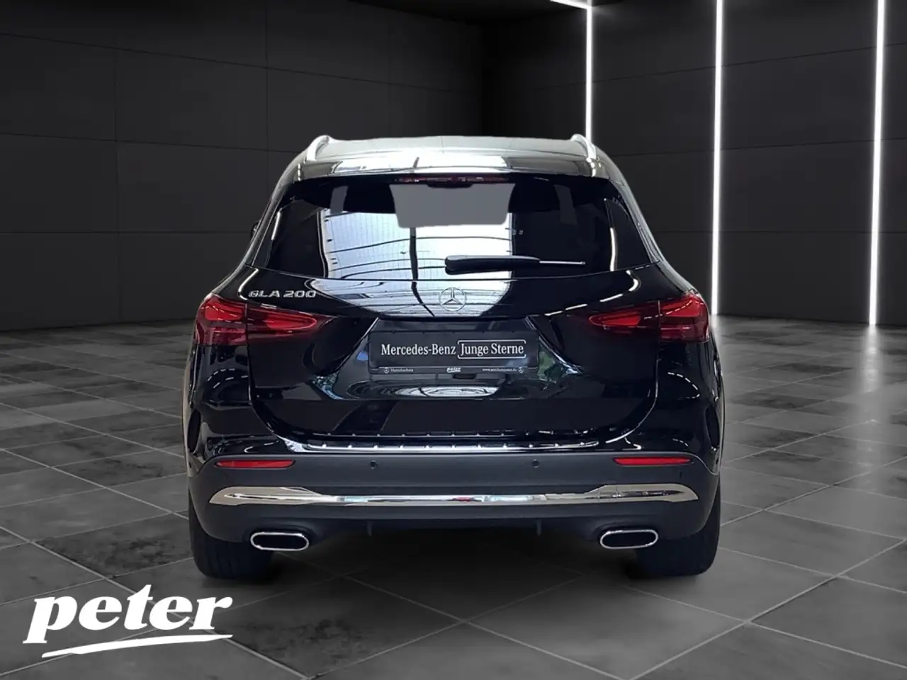 Mercedes-Benz GLA 200 AMG-STYLING+7G+19"AMG-FELGEN+AHK+KAMERA+ 4