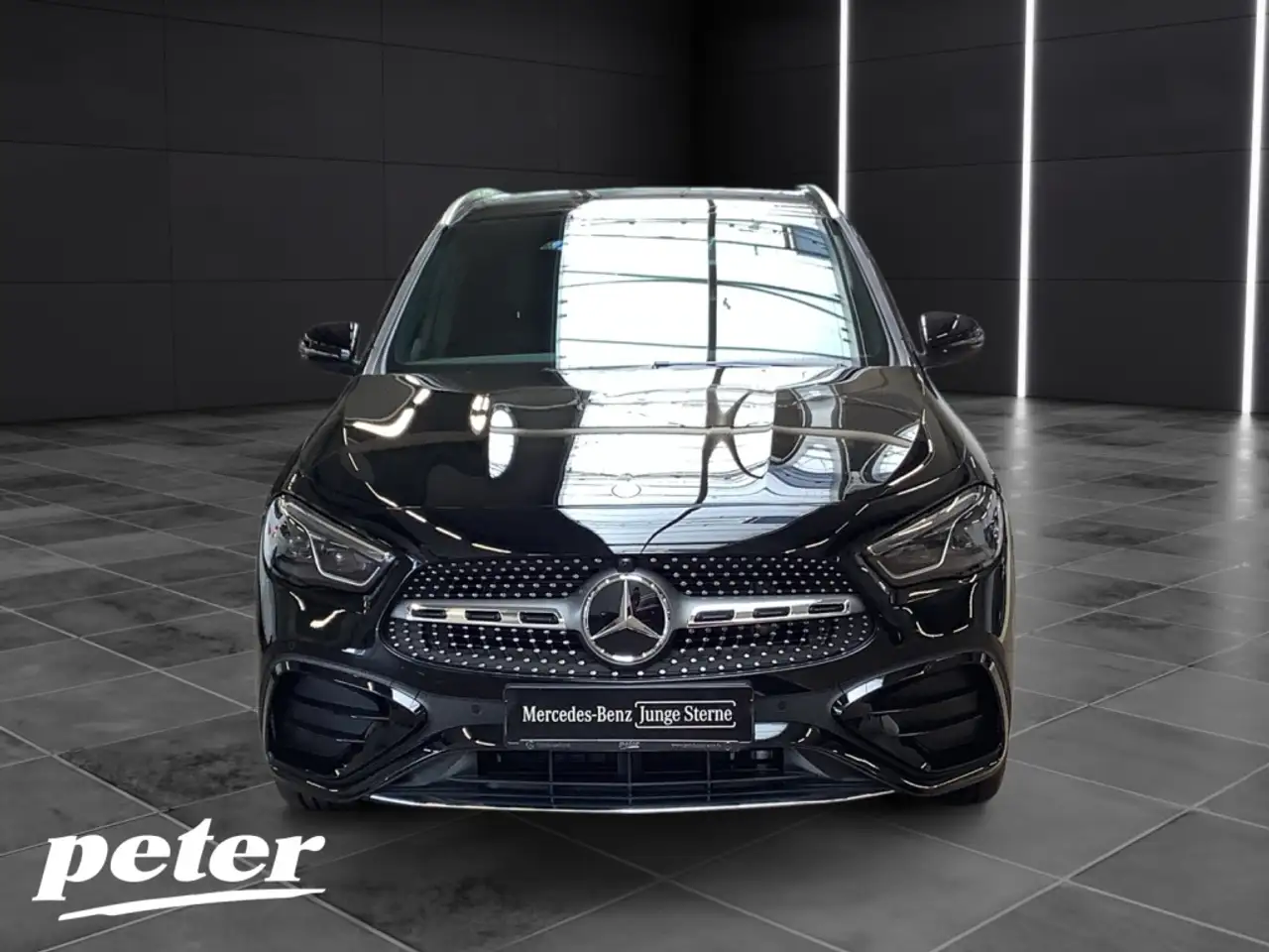 Mercedes-Benz GLA 200 AMG-STYLING+7G+19"AMG-FELGEN+AHK+KAMERA+ 2