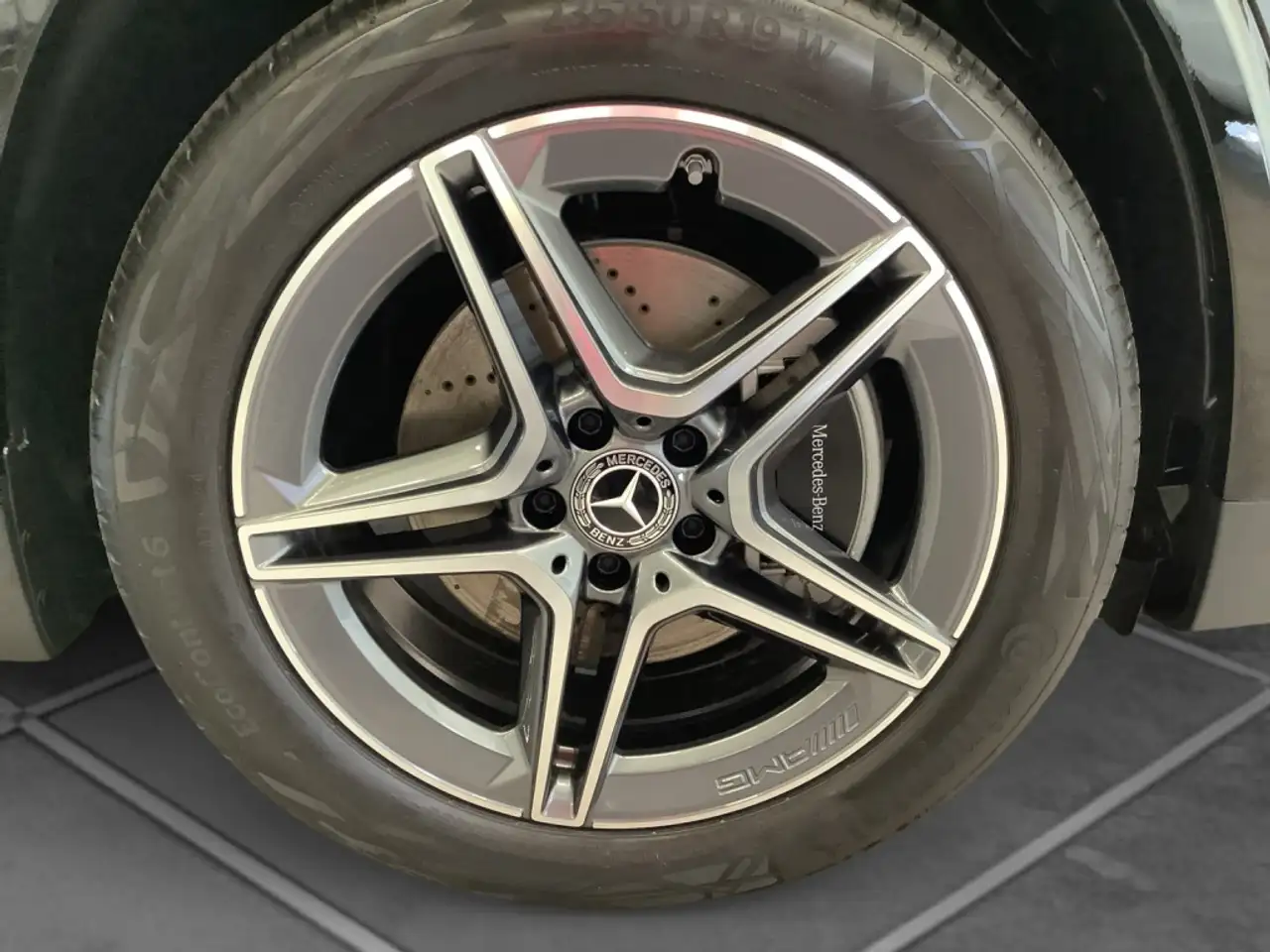 Mercedes-Benz GLA 200 AMG-STYLING+7G+19"AMG-FELGEN+AHK+KAMERA+ 5