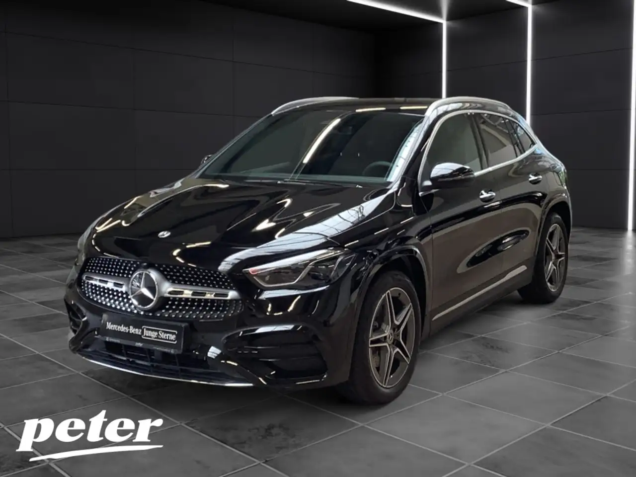 Mercedes-Benz GLA 200 AMG-STYLING+7G+19"AMG-FELGEN+AHK+KAMERA+