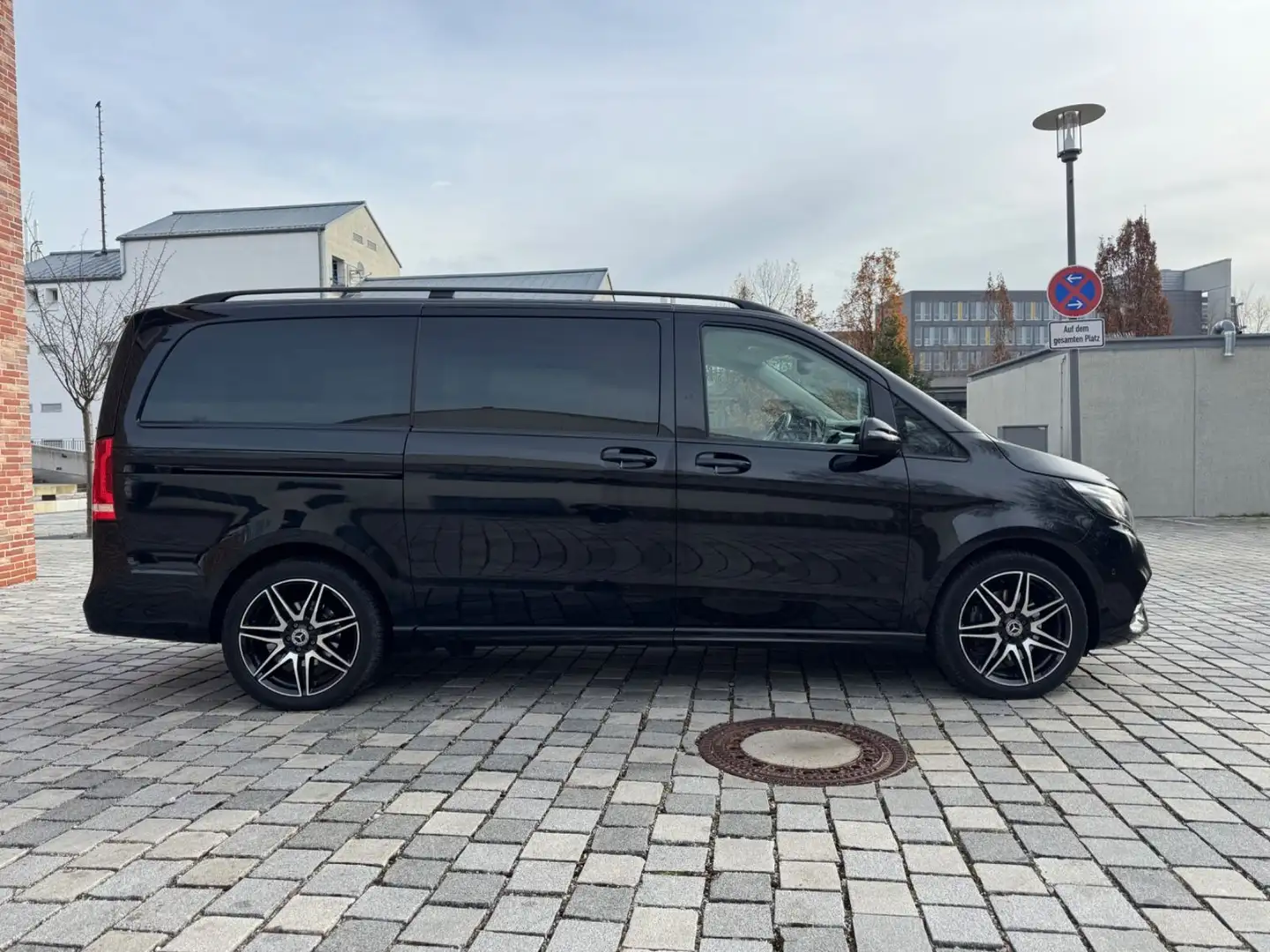 Mercedes-Benz V 300 d AVANTGARDE EDITION 4 Matic lang Schwarz - 2