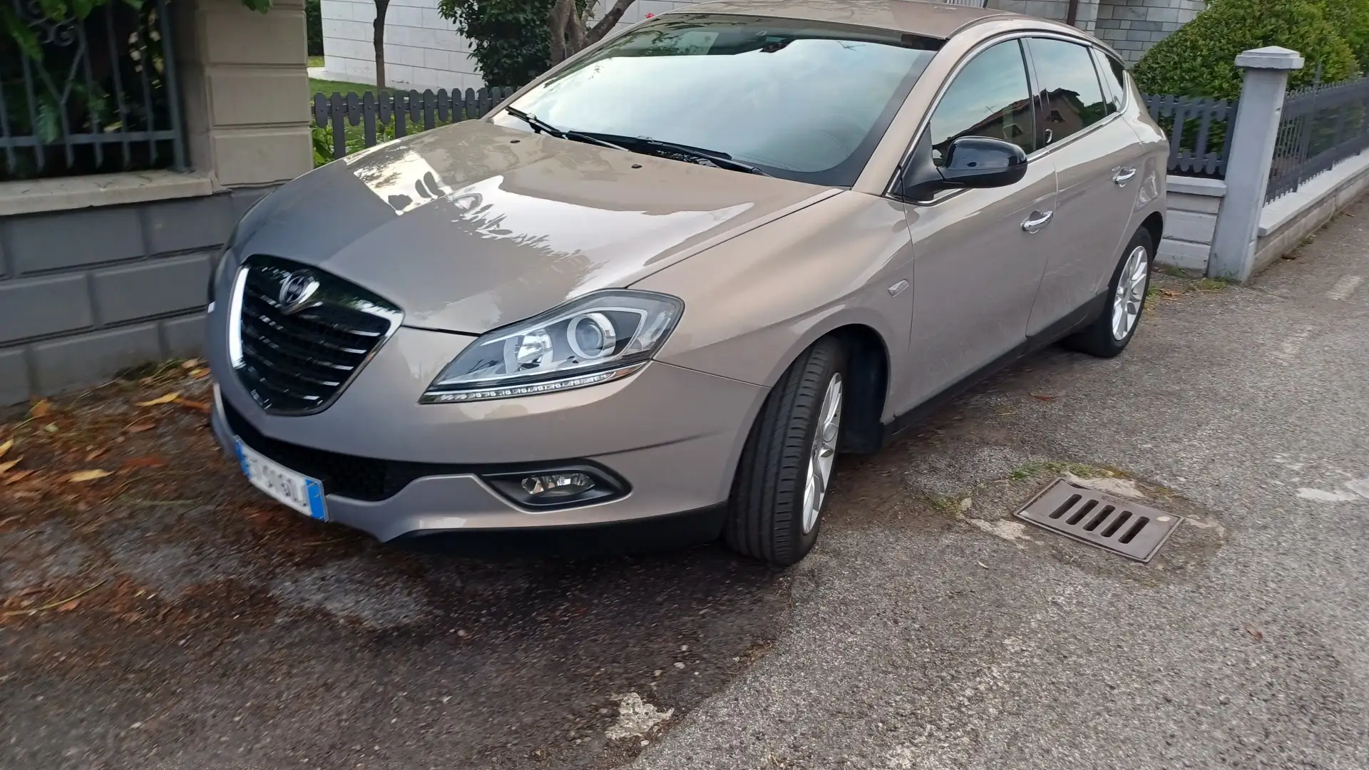 Lancia Delta 1.6 mjt Gold 105cv - 1