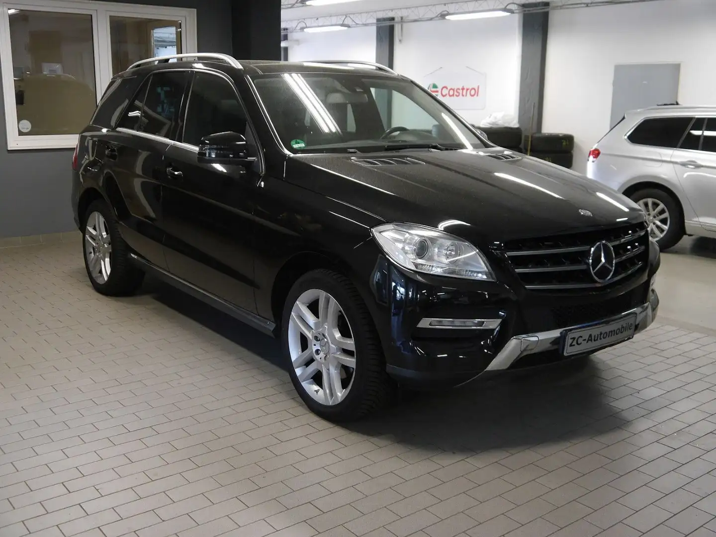 Mercedes-Benz ML 350 CDI 4MATIC - Pano - AHK Schwarz - 1