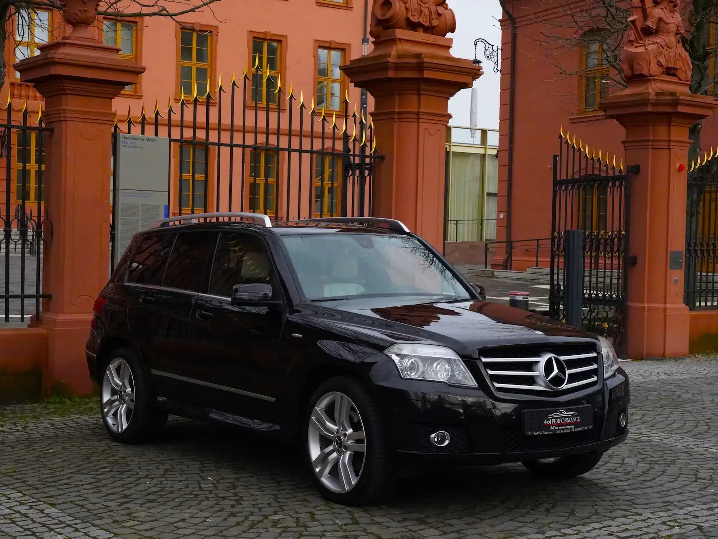 Mercedes-Benz GLK 350 4-Matic EDITION1//AMG Paket*designo* Negru - 1