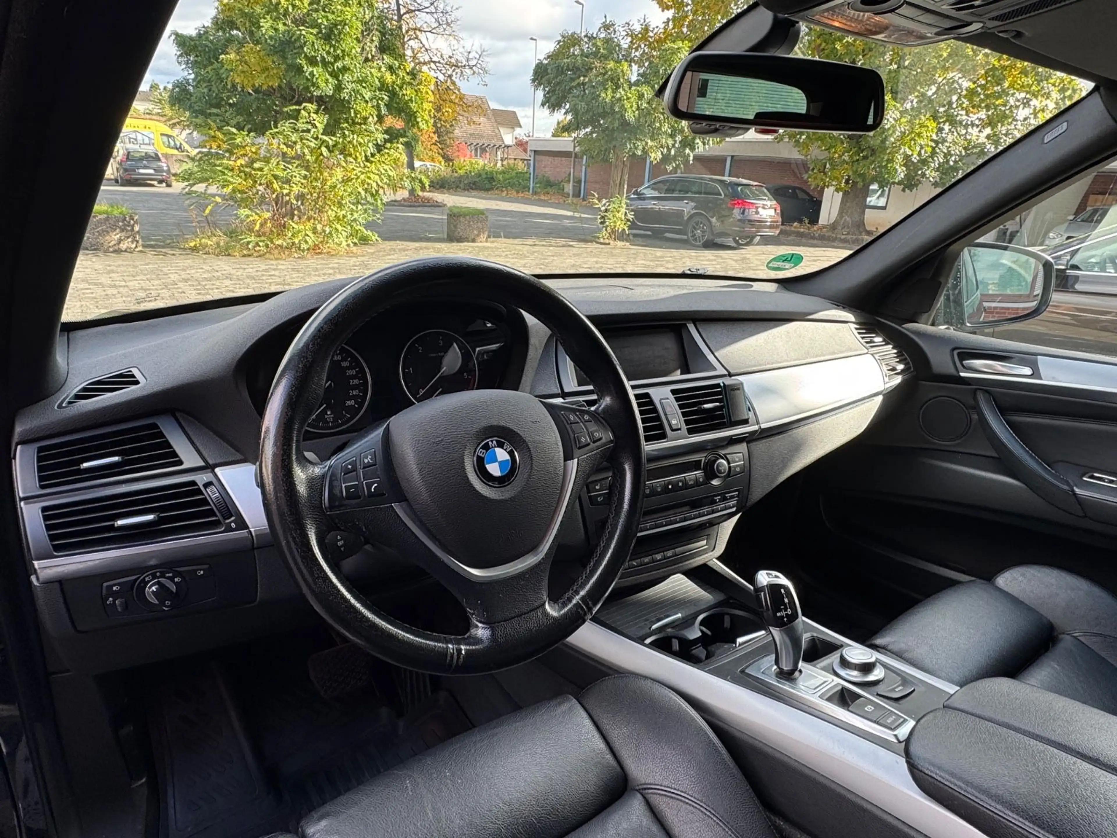 BMW X5 3.0 d Sport *7.STZ*PANO*XENON*NAVI*AHK*PDC* — photo 9