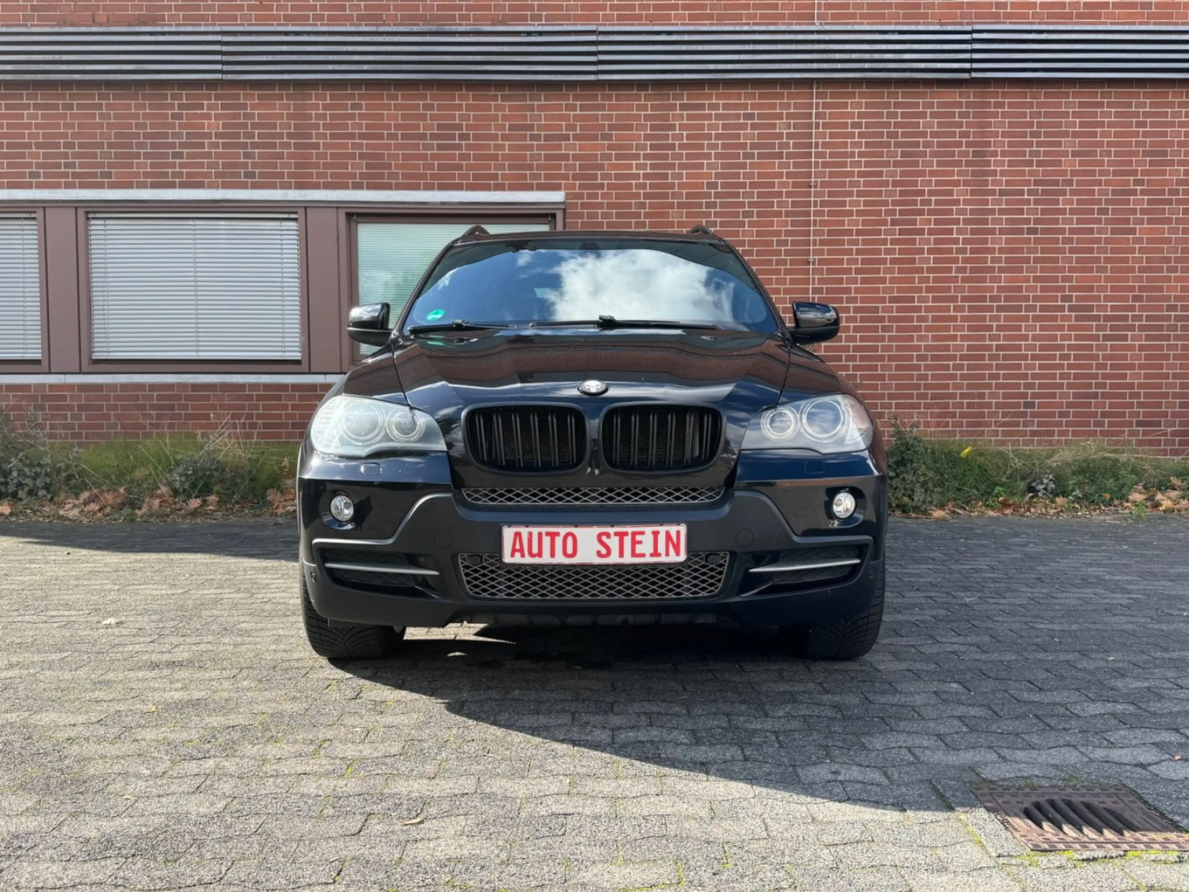 BMW X5 3.0 d Sport *7.STZ*PANO*XENON*NAVI*AHK*PDC* — photo 2
