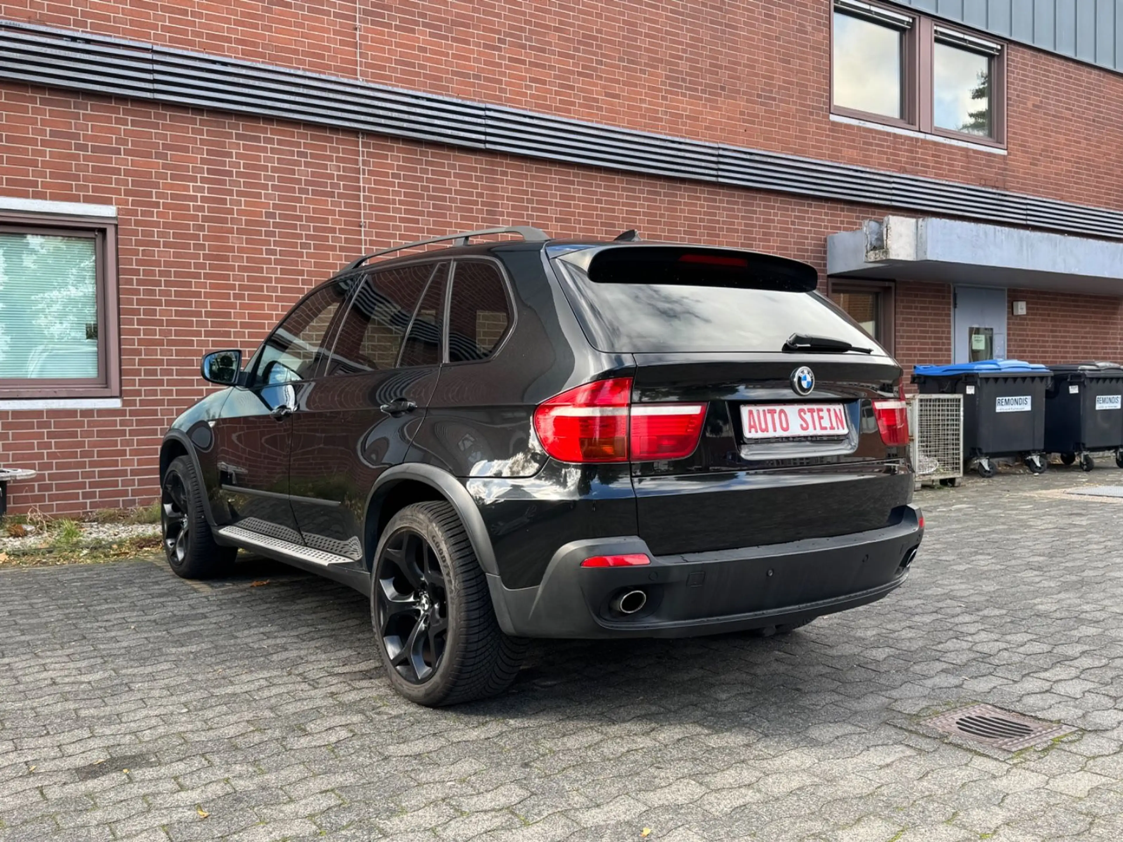 BMW X5 3.0 d Sport *7.STZ*PANO*XENON*NAVI*AHK*PDC* — photo 7