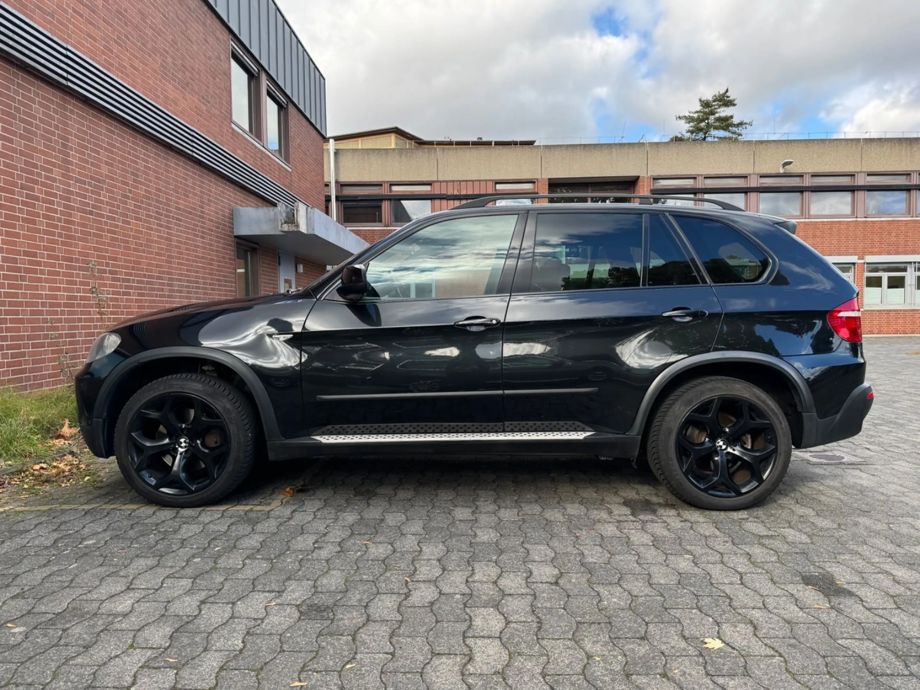 BMW X5 3.0 d Sport *7.STZ*PANO*XENON*NAVI*AHK*PDC* — photo 8