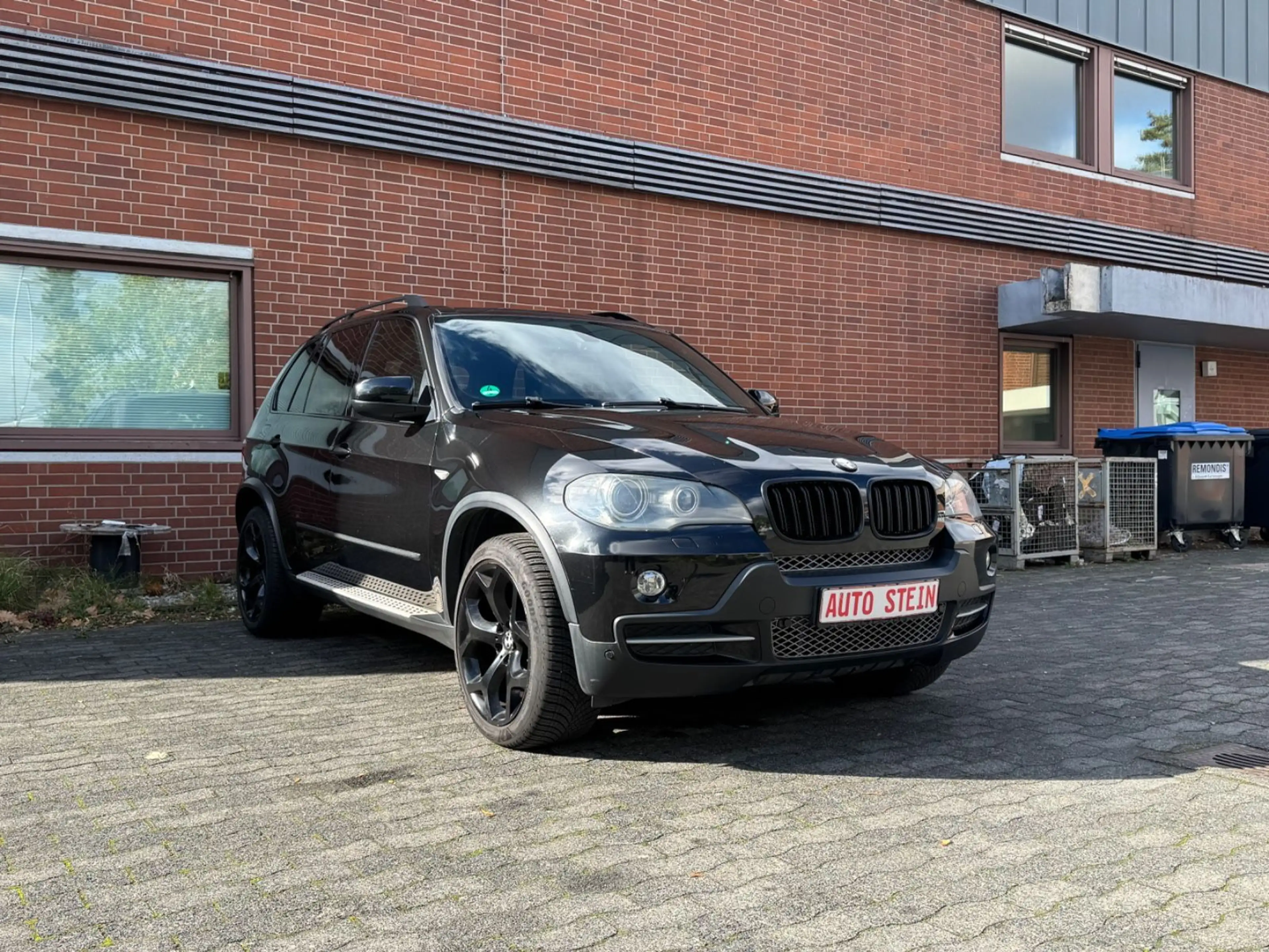 BMW X5 3.0 d Sport *7.STZ*PANO*XENON*NAVI*AHK*PDC* — photo 3