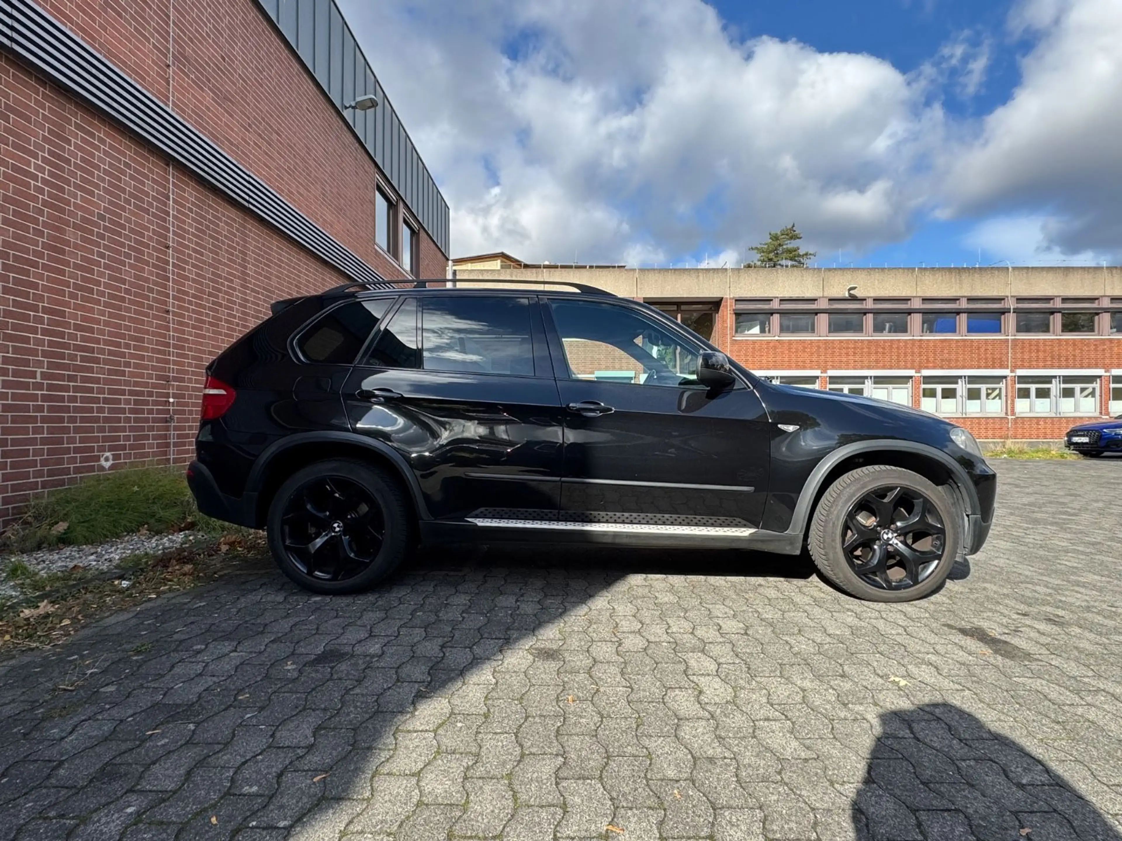 BMW X5 3.0 d Sport *7.STZ*PANO*XENON*NAVI*AHK*PDC* — photo 4