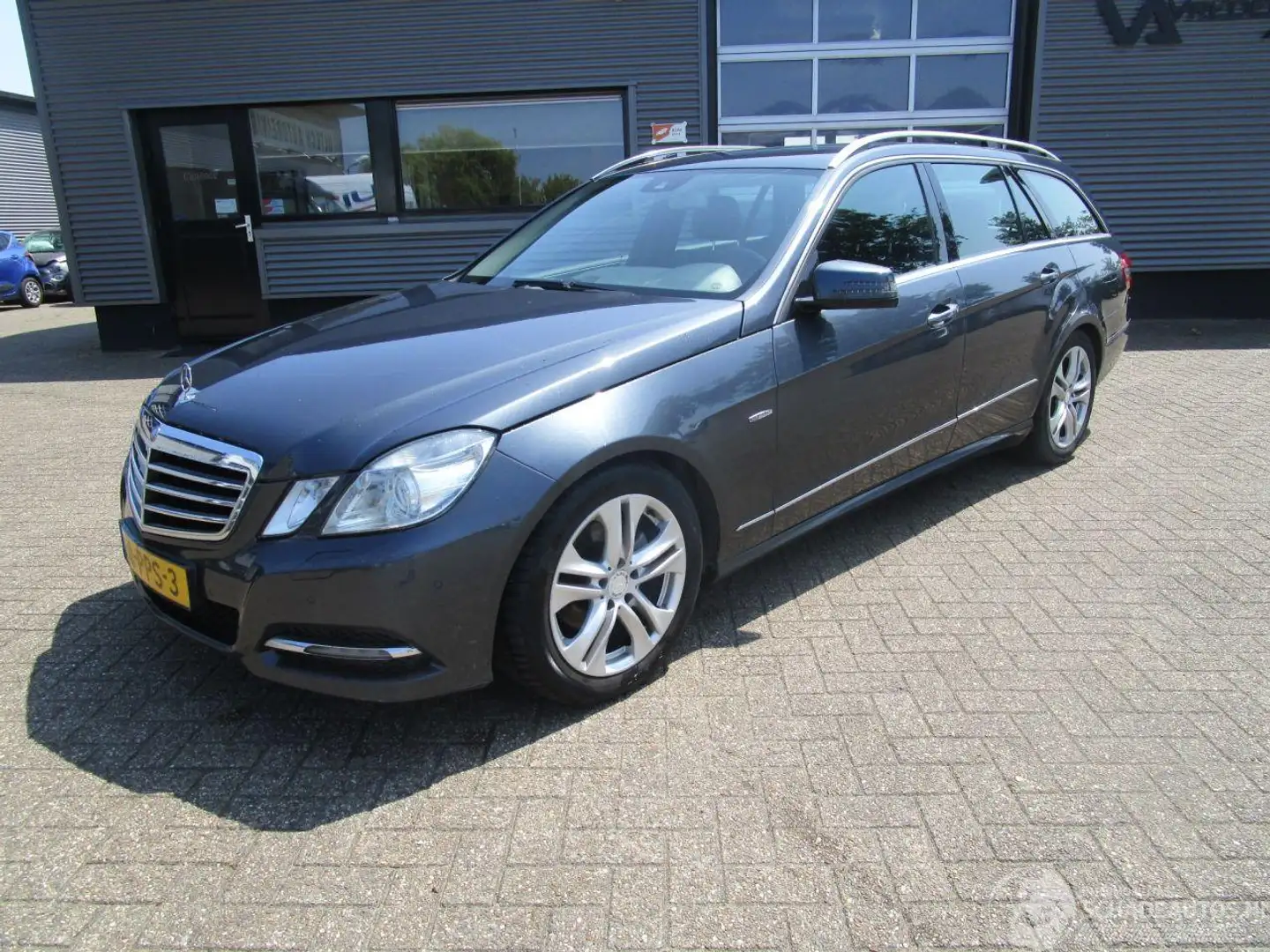 Mercedes-Benz E 220 CDI Estate Avantgade Grijs - 1