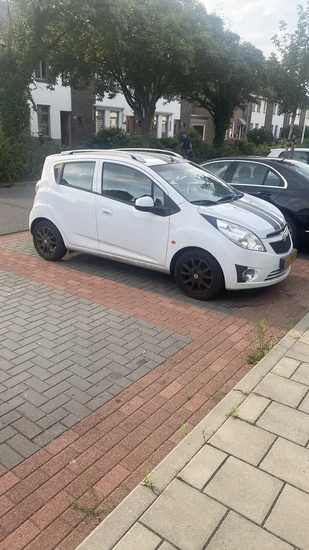 Chevrolet Spark 1.0 16V LS Bi-Fuel Wit - 1