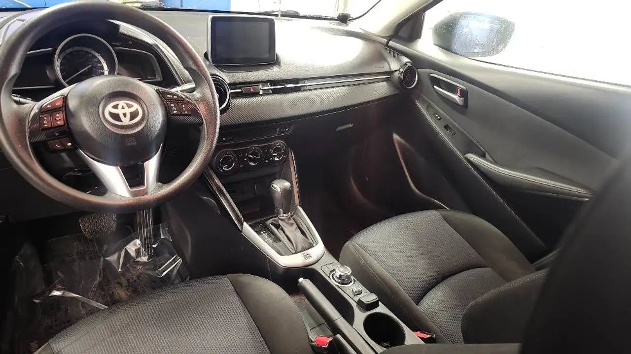 Toyota Yaris снимка Toyota Yaris