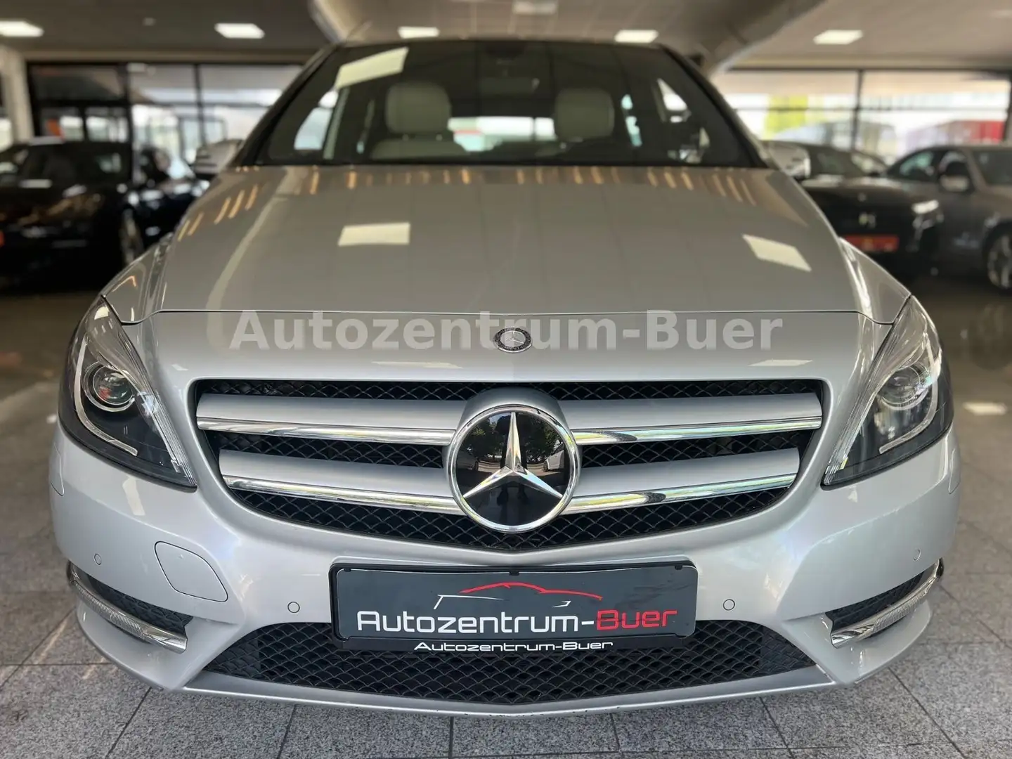 Mercedes-Benz B 180 Automatik Kamera/Navi/Scheckheft Silber - 1