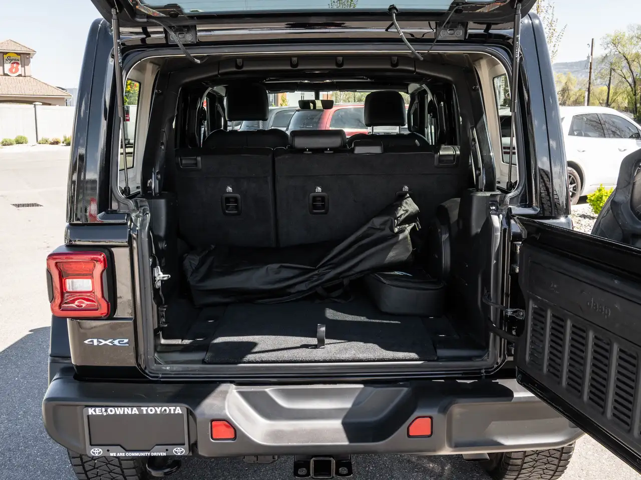 Jeep Wrangler снимка Jeep Wrangler