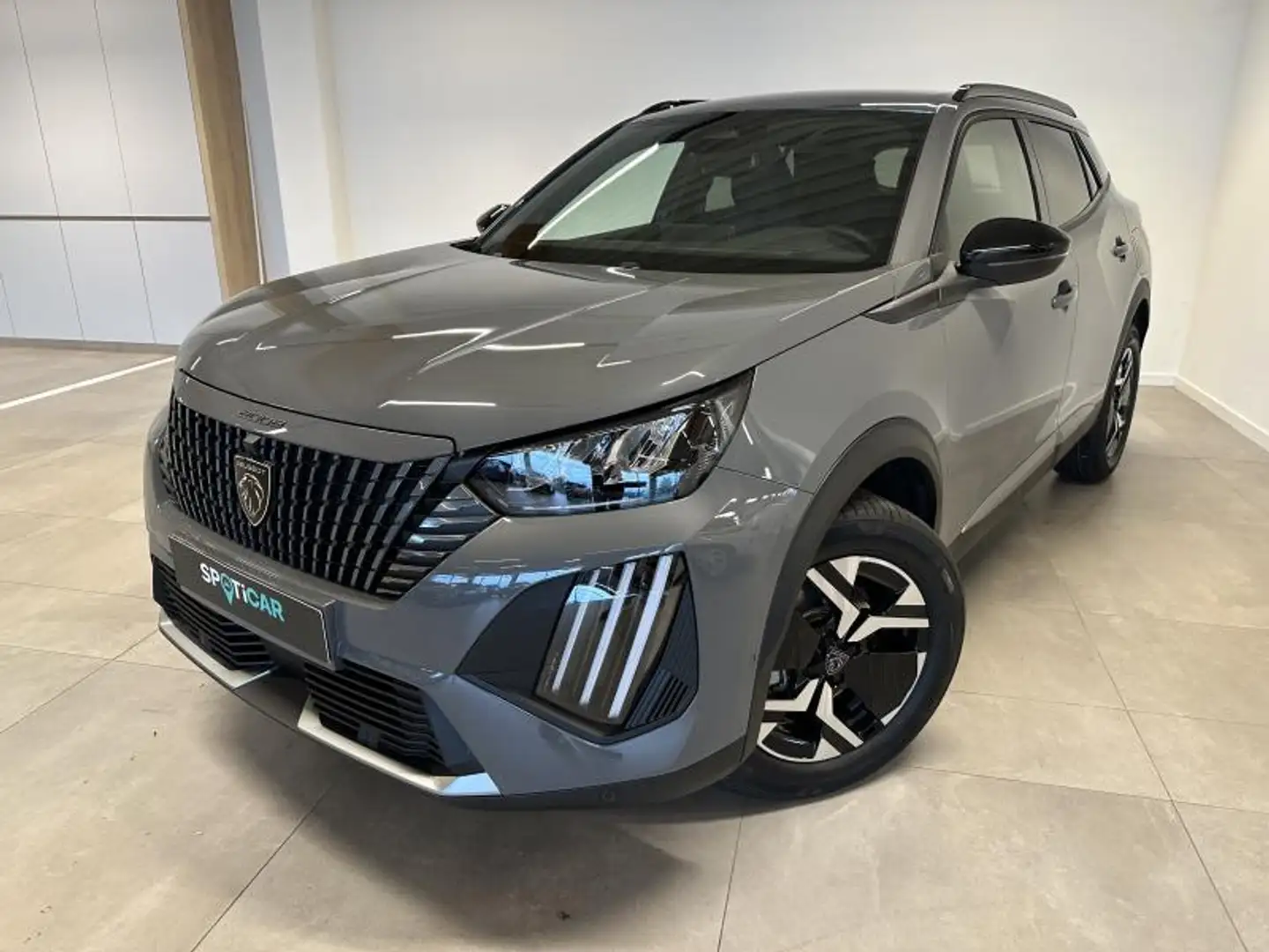 Peugeot 2008 Hybrid 145 e-DCS6 Allure Grau - 1