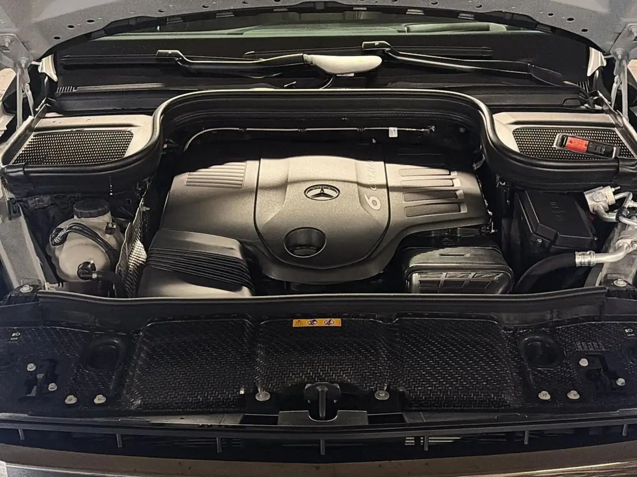 Mercedes-Benz GLS снимка Mercedes-Benz GLS