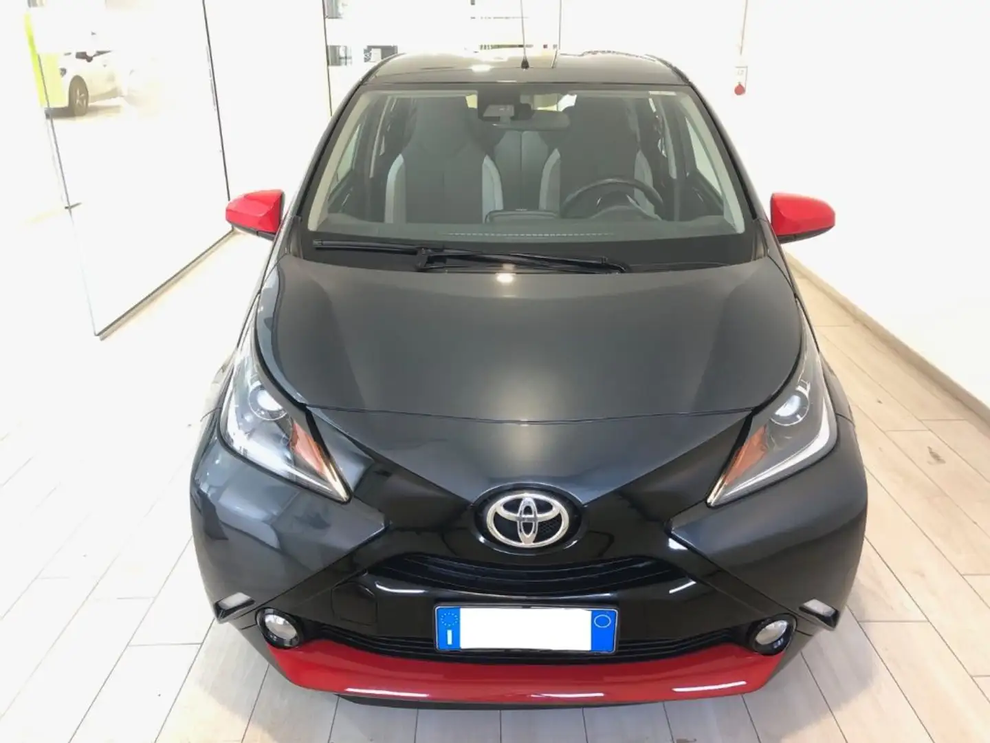 Toyota Aygo 1.0 VVT-i 69 CV 5 porte x-cool TSS MMT Grigio - 2