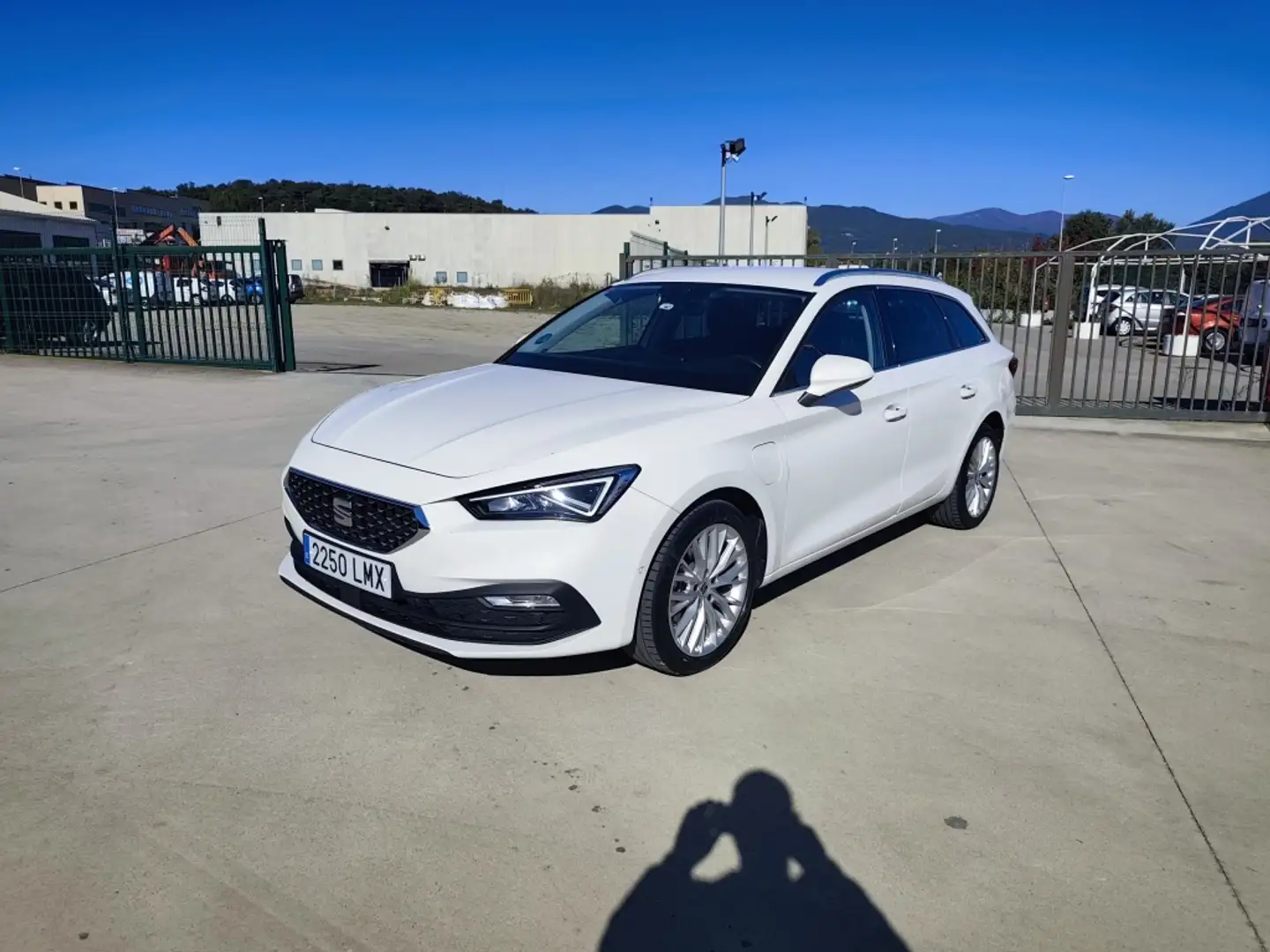 SEAT Leon ST 1.4 TSI e-Hybrid S&S Xcellence DSG-6 204 Blanco - 1