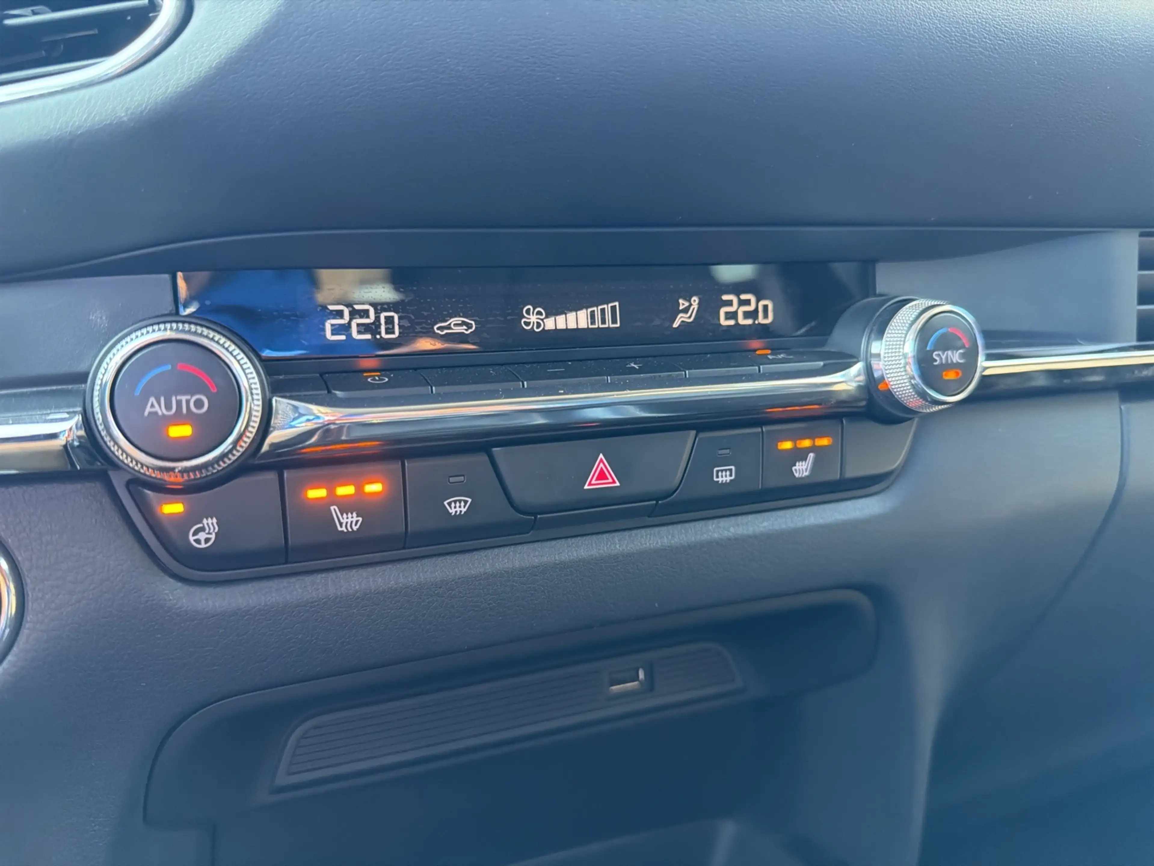 Mazda CX-30 SKYACTIV-G 2.0 M Hybrid — photo 14