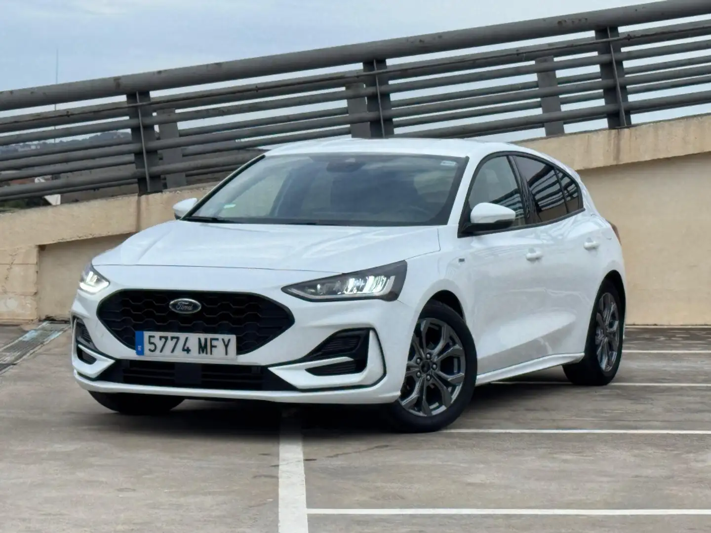Ford Focus 1.0 Ecoboost MHEV ST-Line 125 Blanco - 1