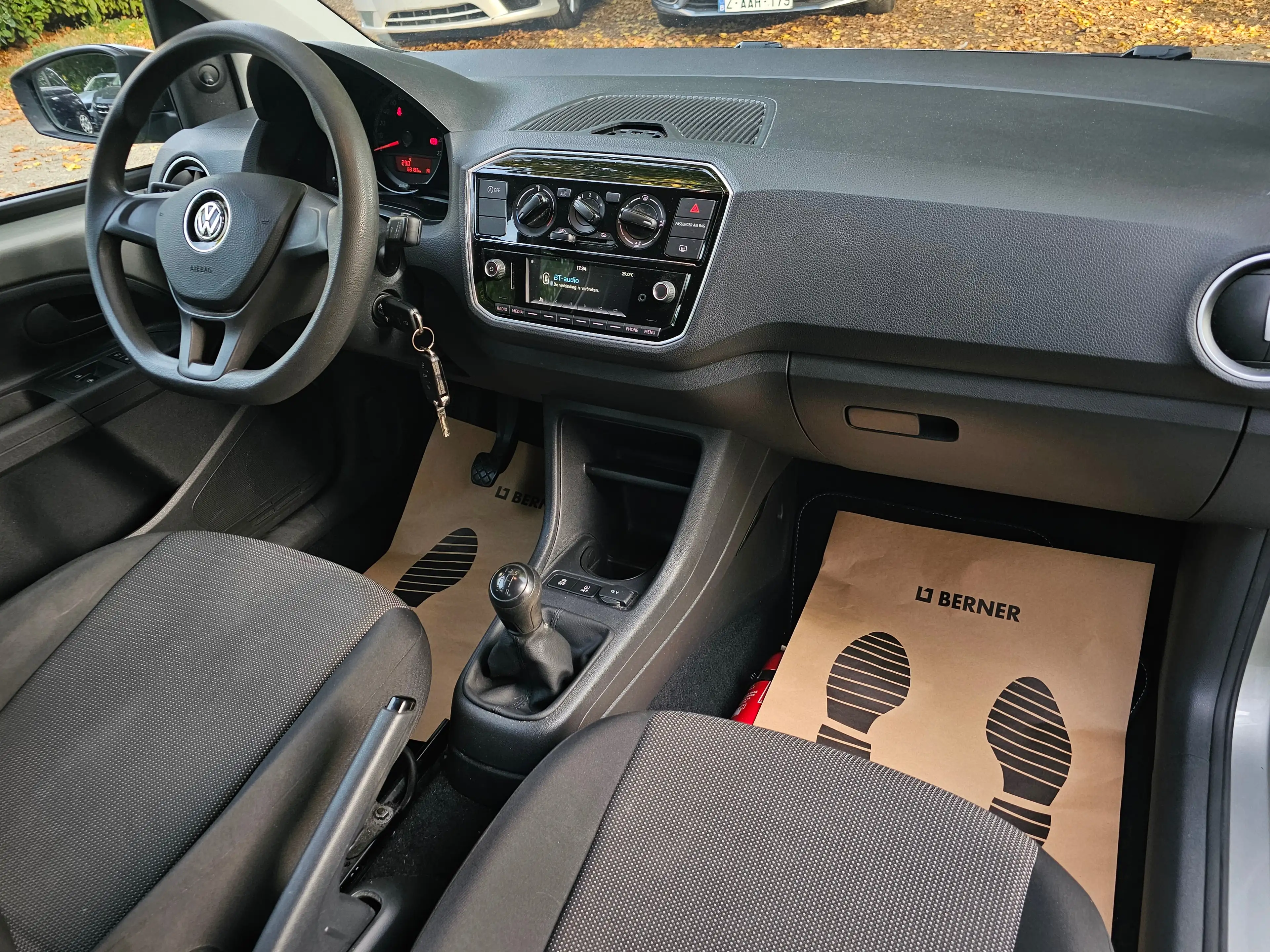 Volkswagen up! 1.0i * 1 MAIN ** 80 000 KM ** CAR PASS * — photo 10