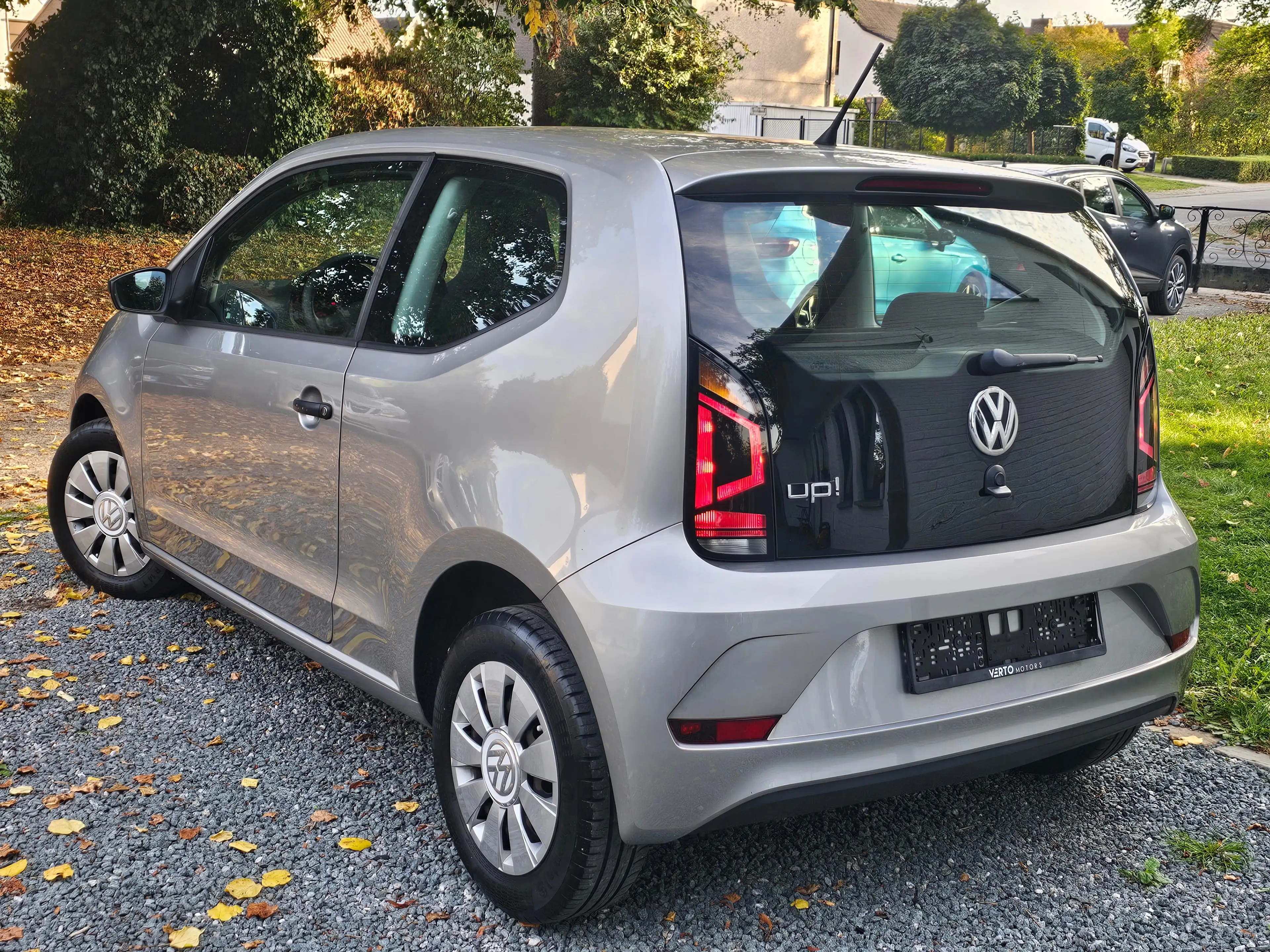 Volkswagen up! 1.0i * 1 MAIN ** 80 000 KM ** CAR PASS * — photo 2