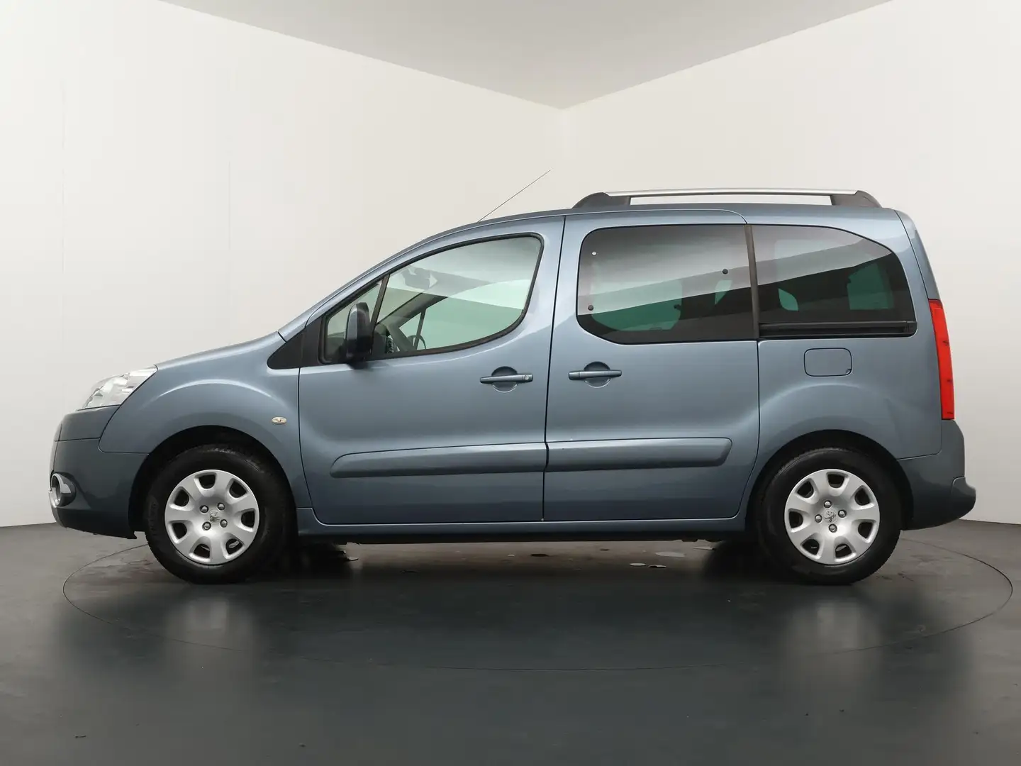 Peugeot Partner Tepee 1.6 109pk XT - Parkeersensoren -  Trekhaak - Grijs - 2