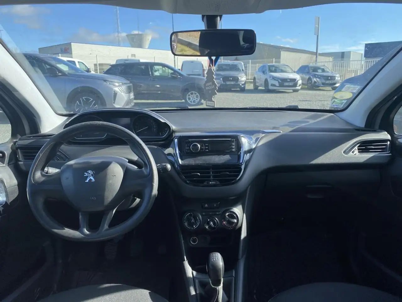 Peugeot 208 208 — photo 2
