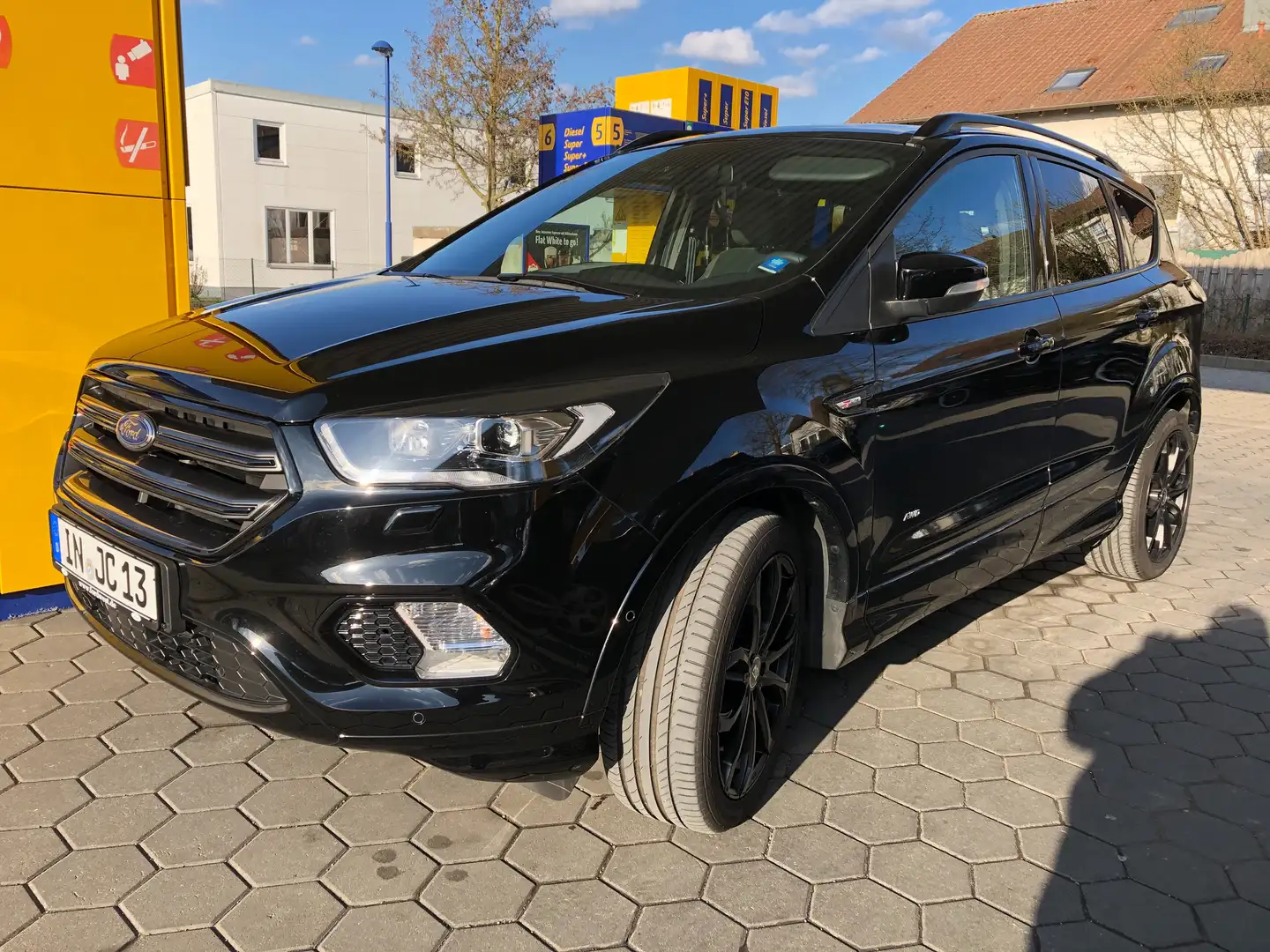 Ford Kuga Kuga 2.0 TDCi AWD.8-fach-ber.AHK.Aut.ST-Line Schwarz - 1