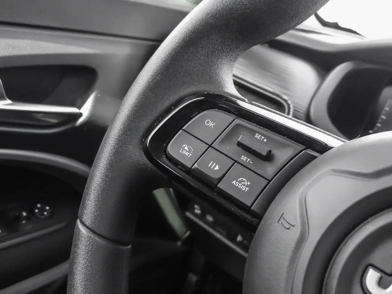 Jeep Avenger Longitude Electric LED Apple CarPlay Android Auto 17