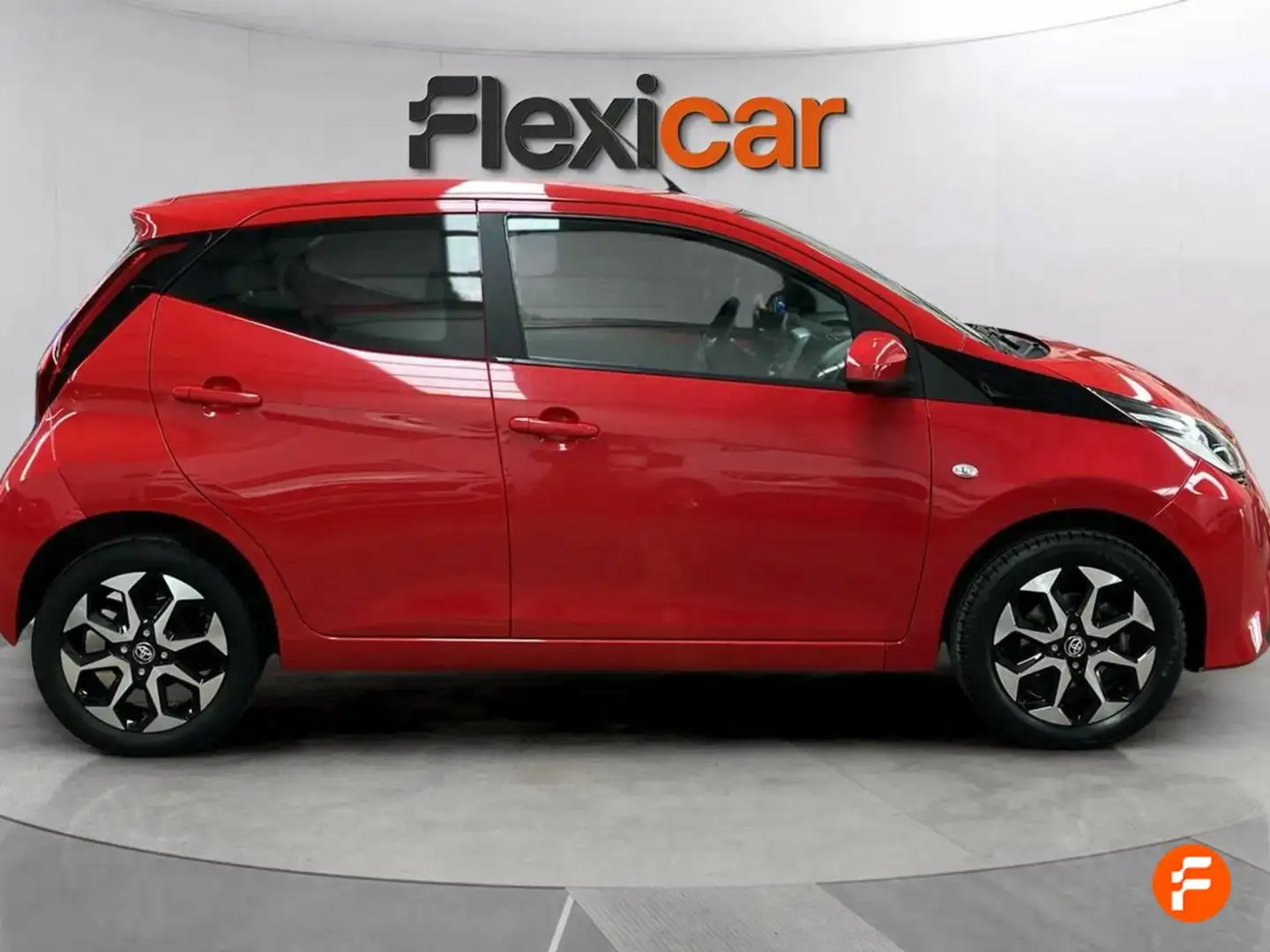 Toyota Aygo 70 x-style Rojo - 2