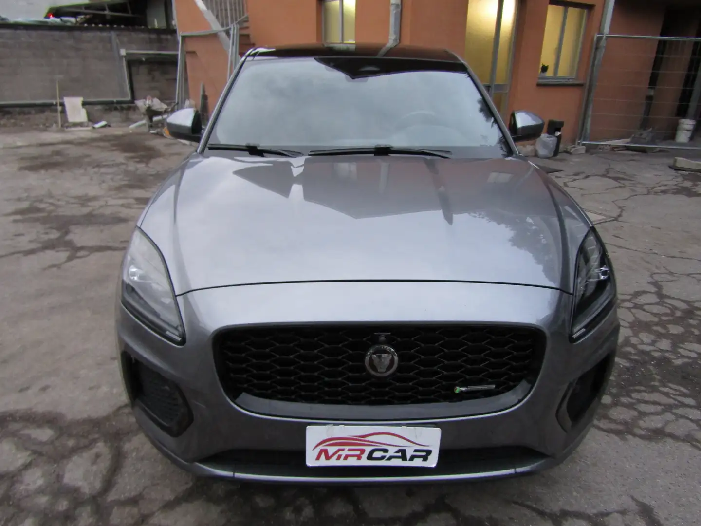 Jaguar E-Pace E-Pace 2.0d i4 MHEV R-Dynamic Black AWD 50.000 KM Gris - 2
