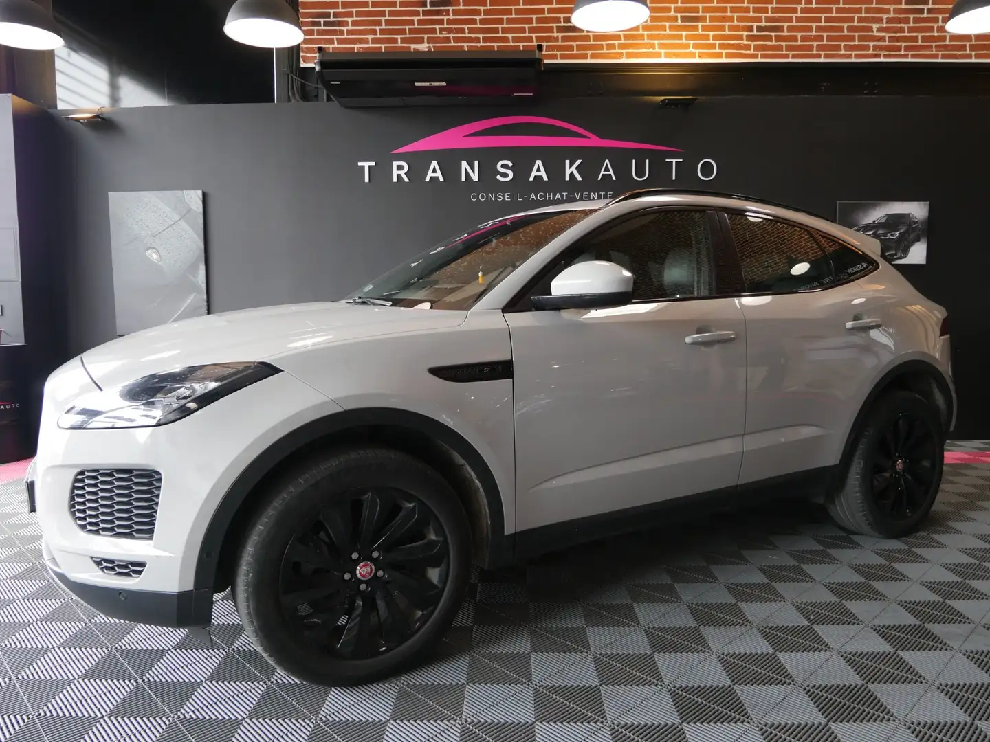 Jaguar E-Pace E-Pace 2.0 D - 180 ch AWD BVA S Grigio - 1