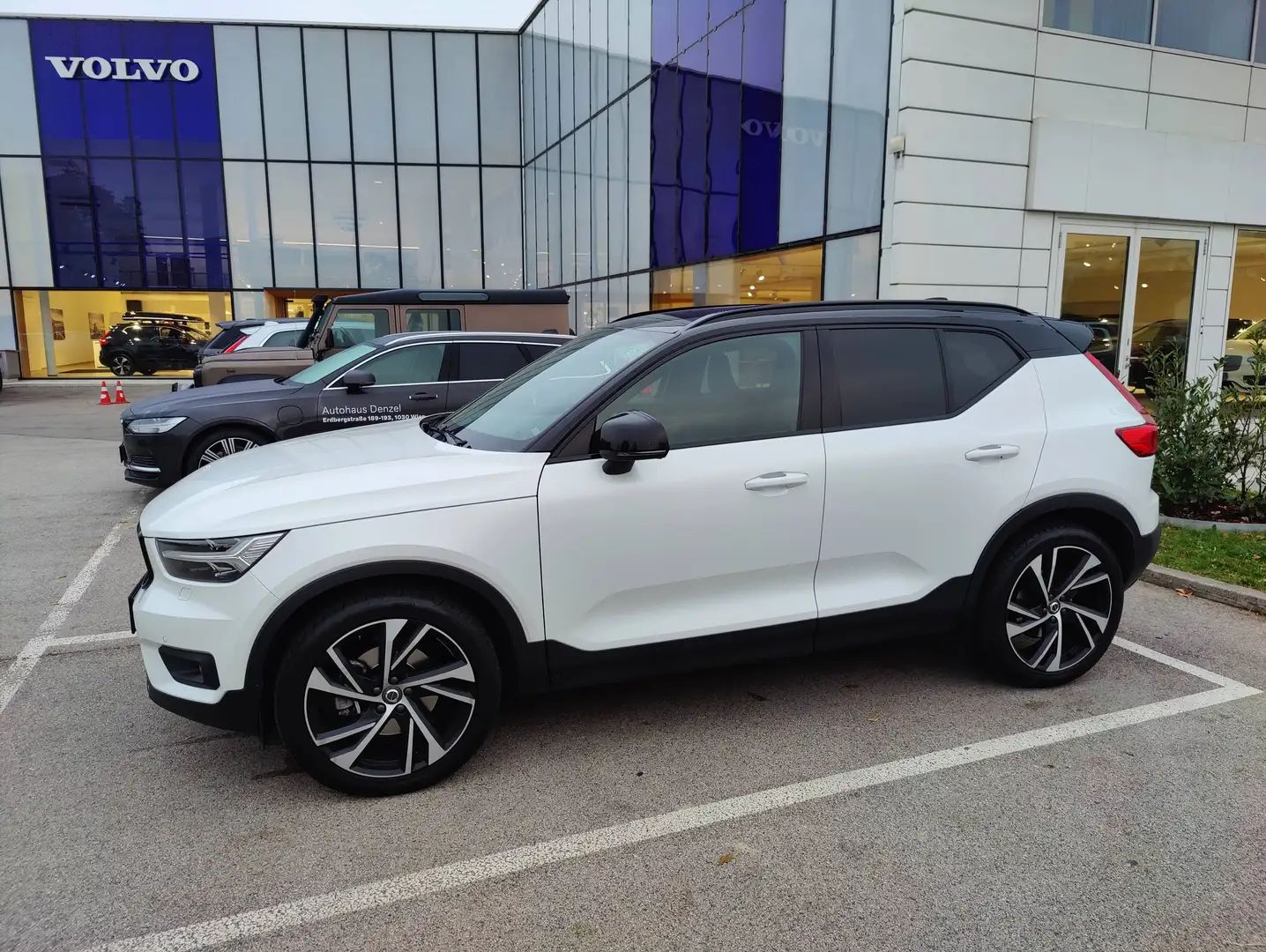 Volvo XC40 XC40 D3 R-Design AWD Geartronic R-Design Weiß - 1
