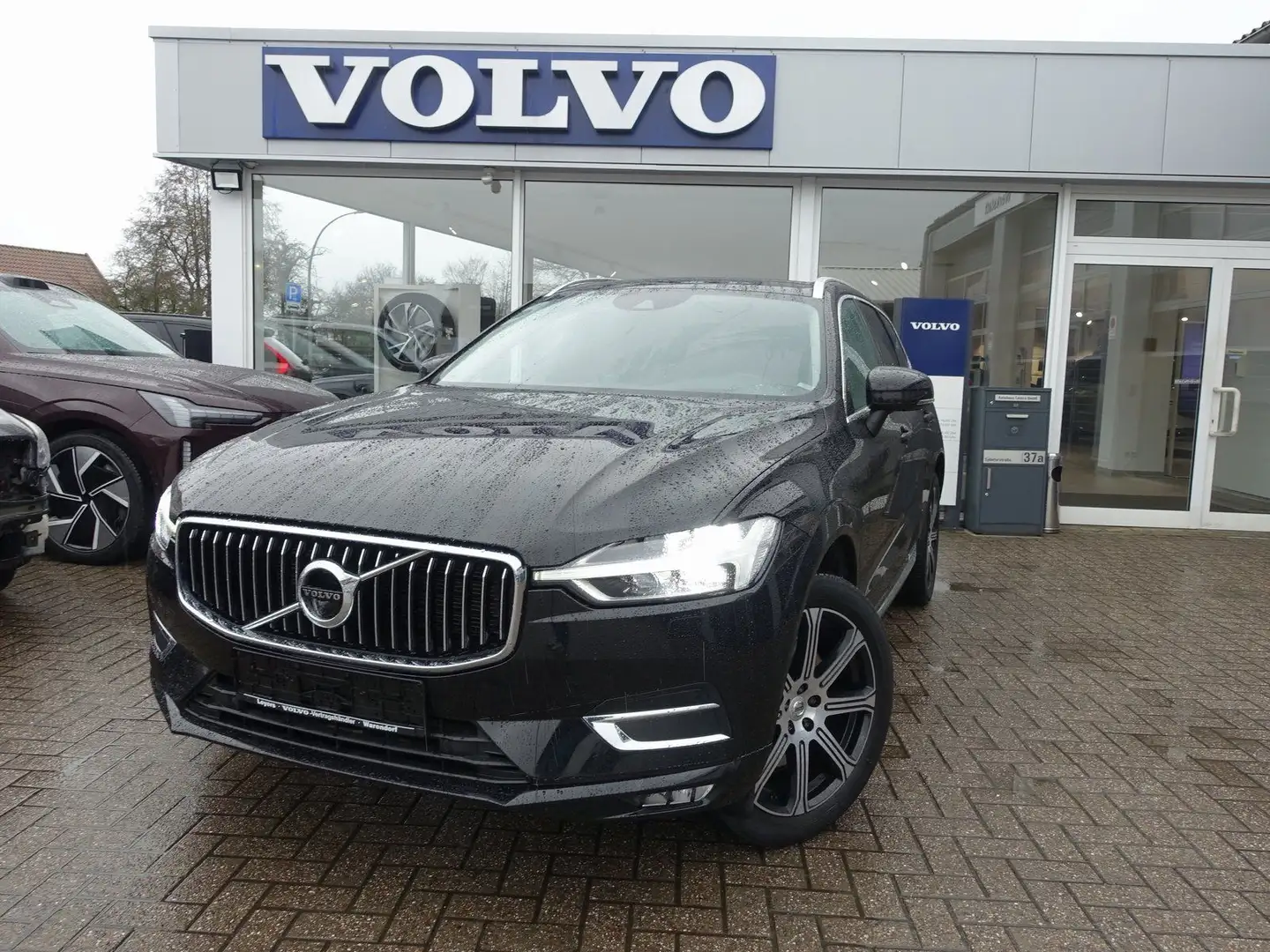 Volvo XC60 T6 AWD Inscription/B&W/Pano/360°/AHK/BLIS Noir - 1