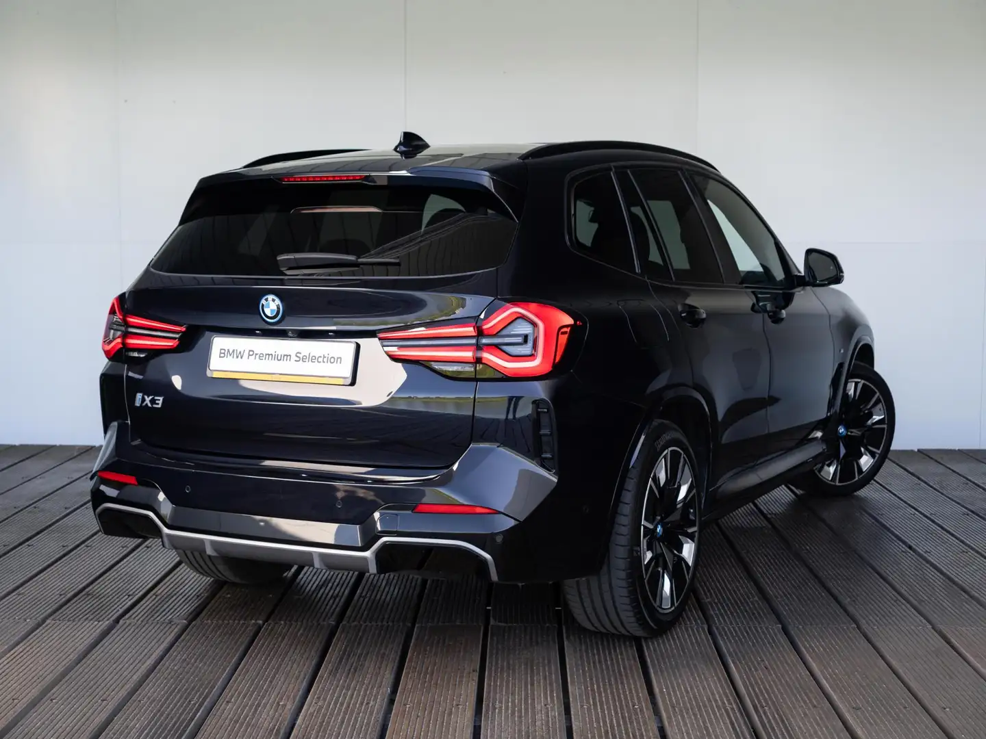 BMW iX3 High Executive 80 kWh | Parking Pack | Verwarmd St Noir - 2