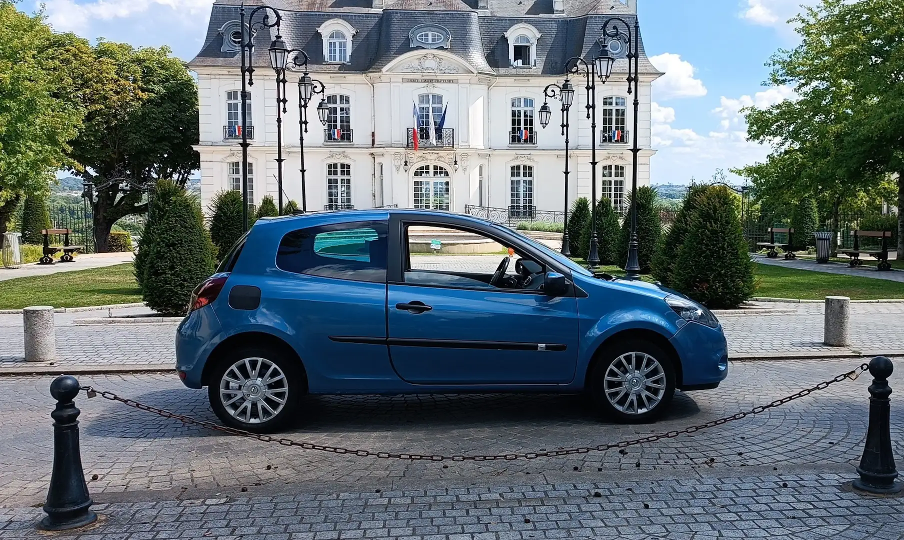 Renault Clio III 1.2 16V 75 eco2 Tom Edition - 1