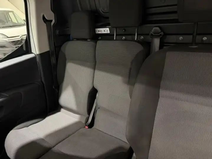 Peugeot Partner 2023, foto 30