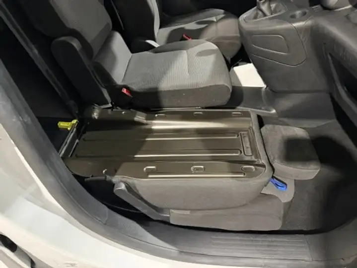 Peugeot Partner 2023, foto 14