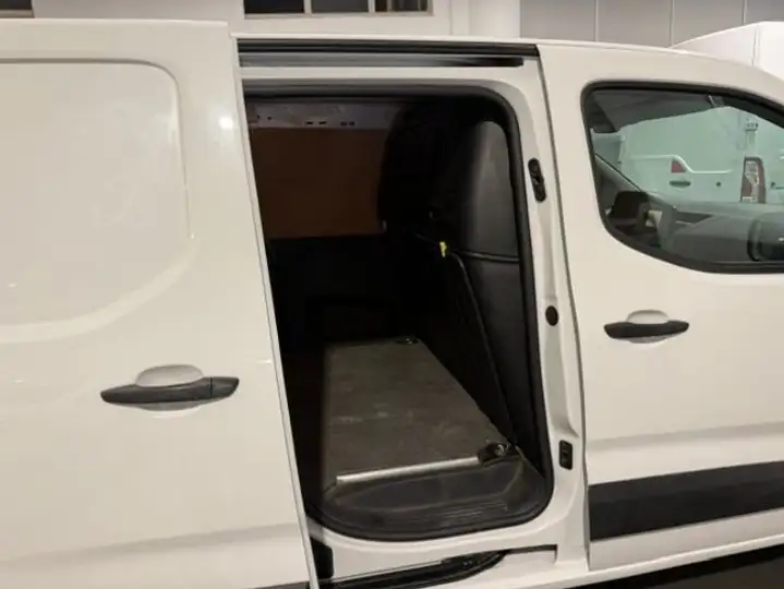 Peugeot Partner 2023, foto 12