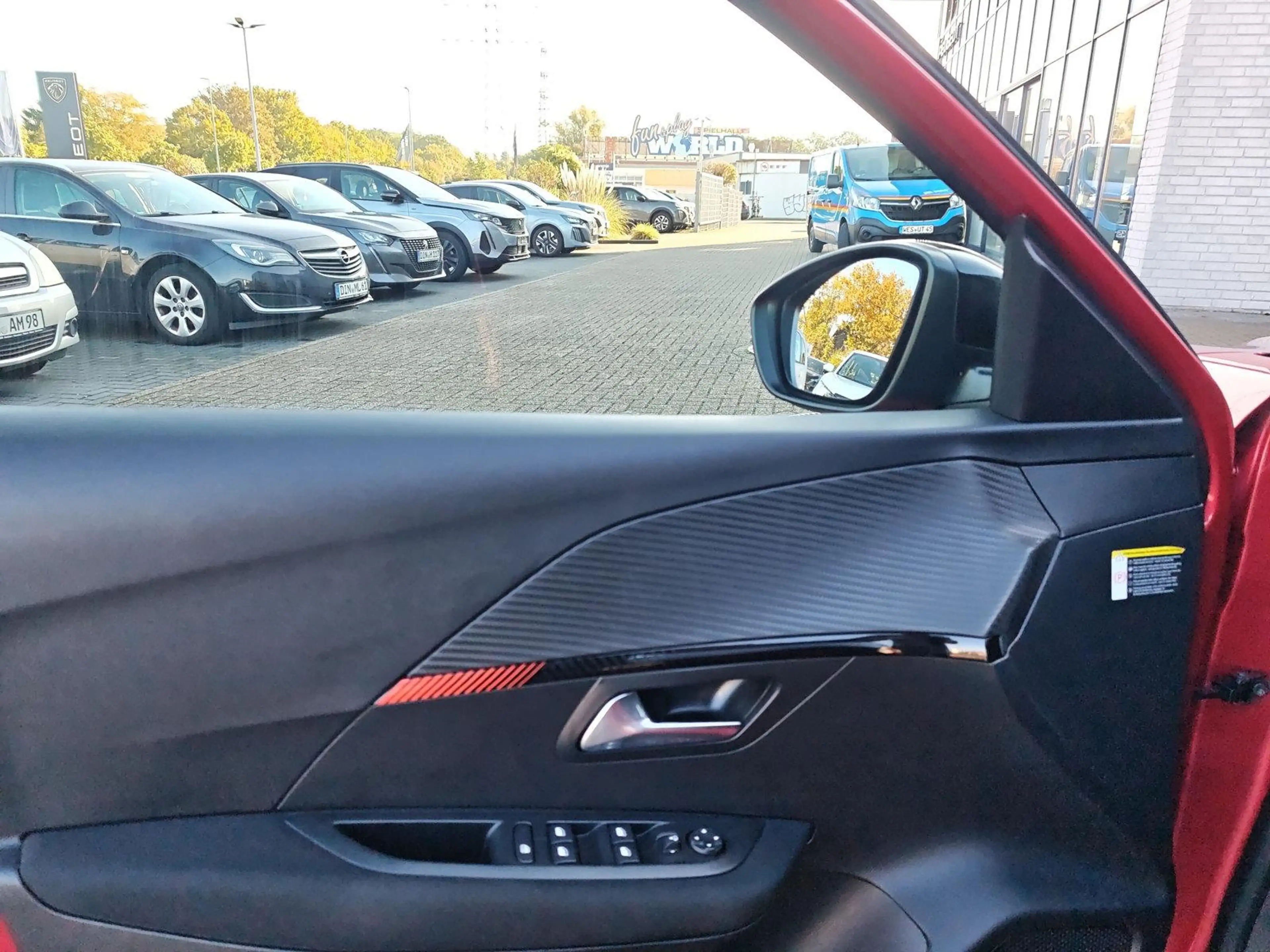 Peugeot e-208 208 e- Active Pack Metallic — photo 10