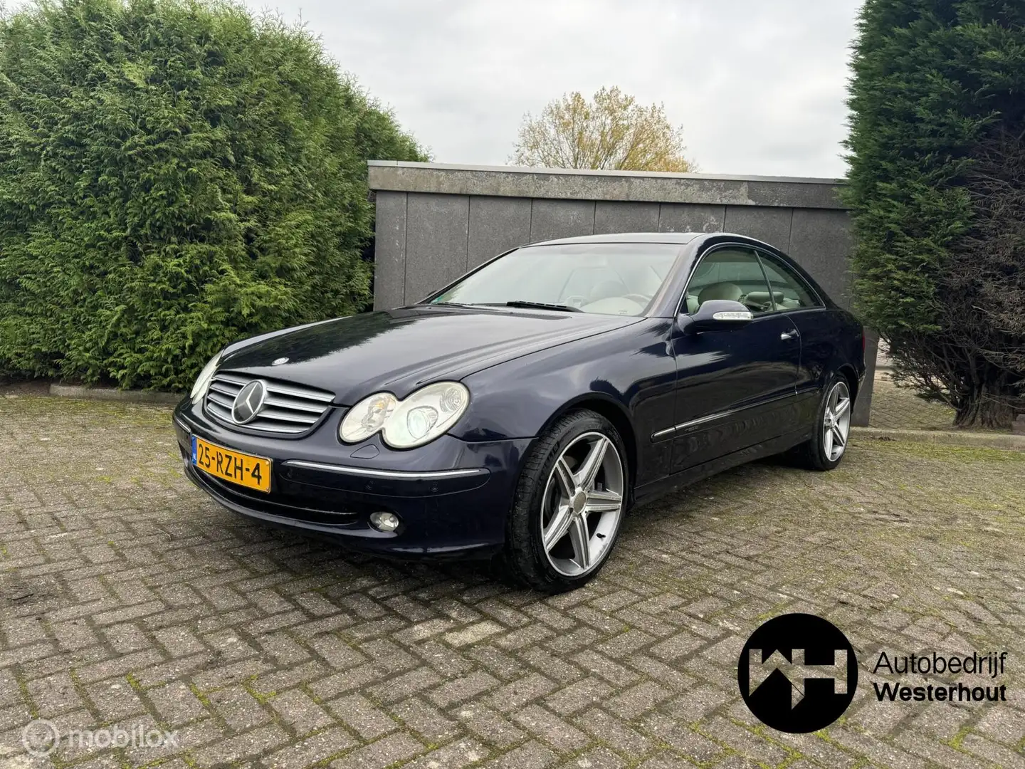 Mercedes-Benz CLK 320 Coupé Avantgarde Nieuwe APK 218PK full option Bleu - 2