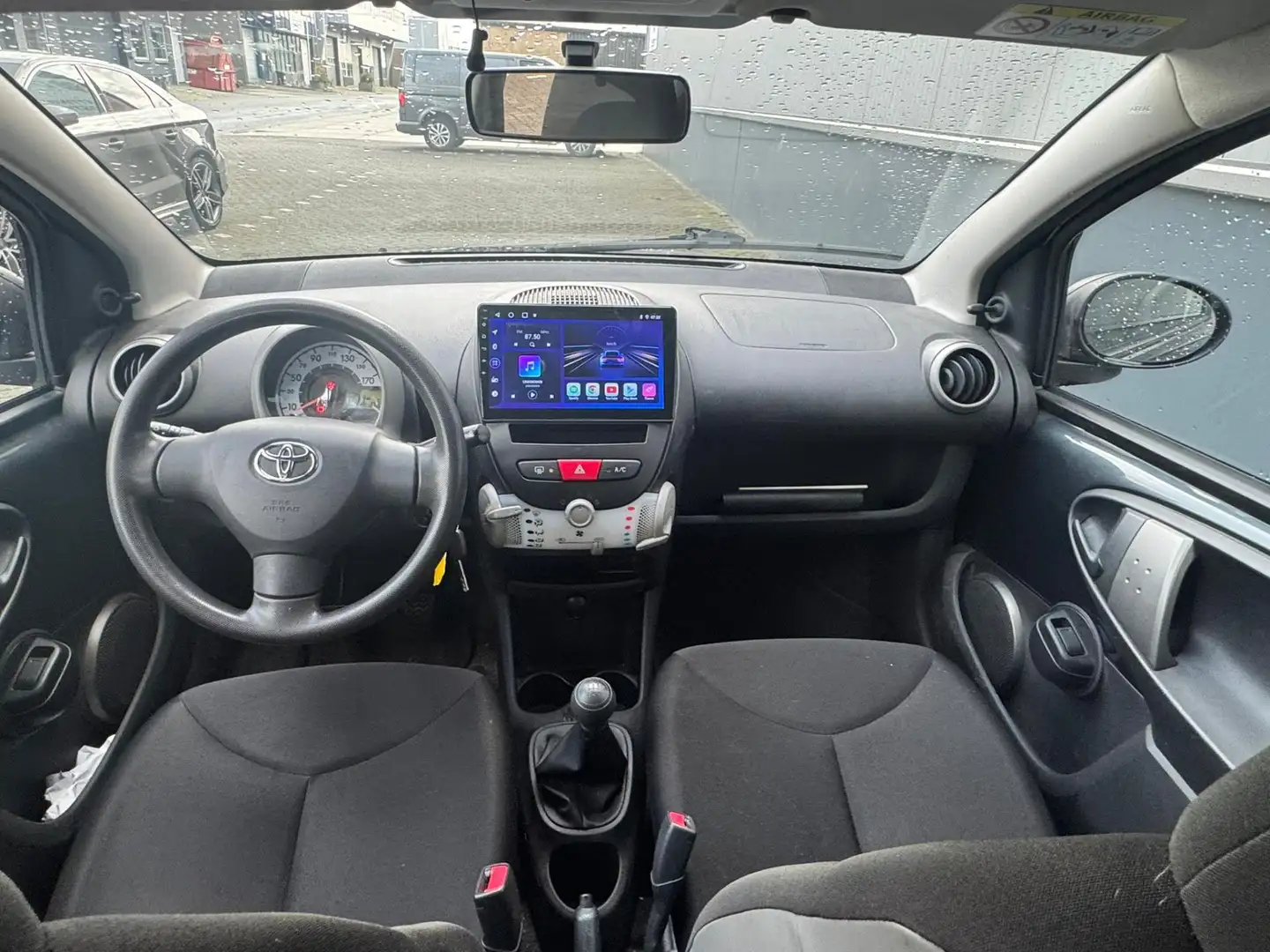 Toyota Aygo 1.0 VVT-i Now Airco Carplay Android Facelift Grijs - 2
