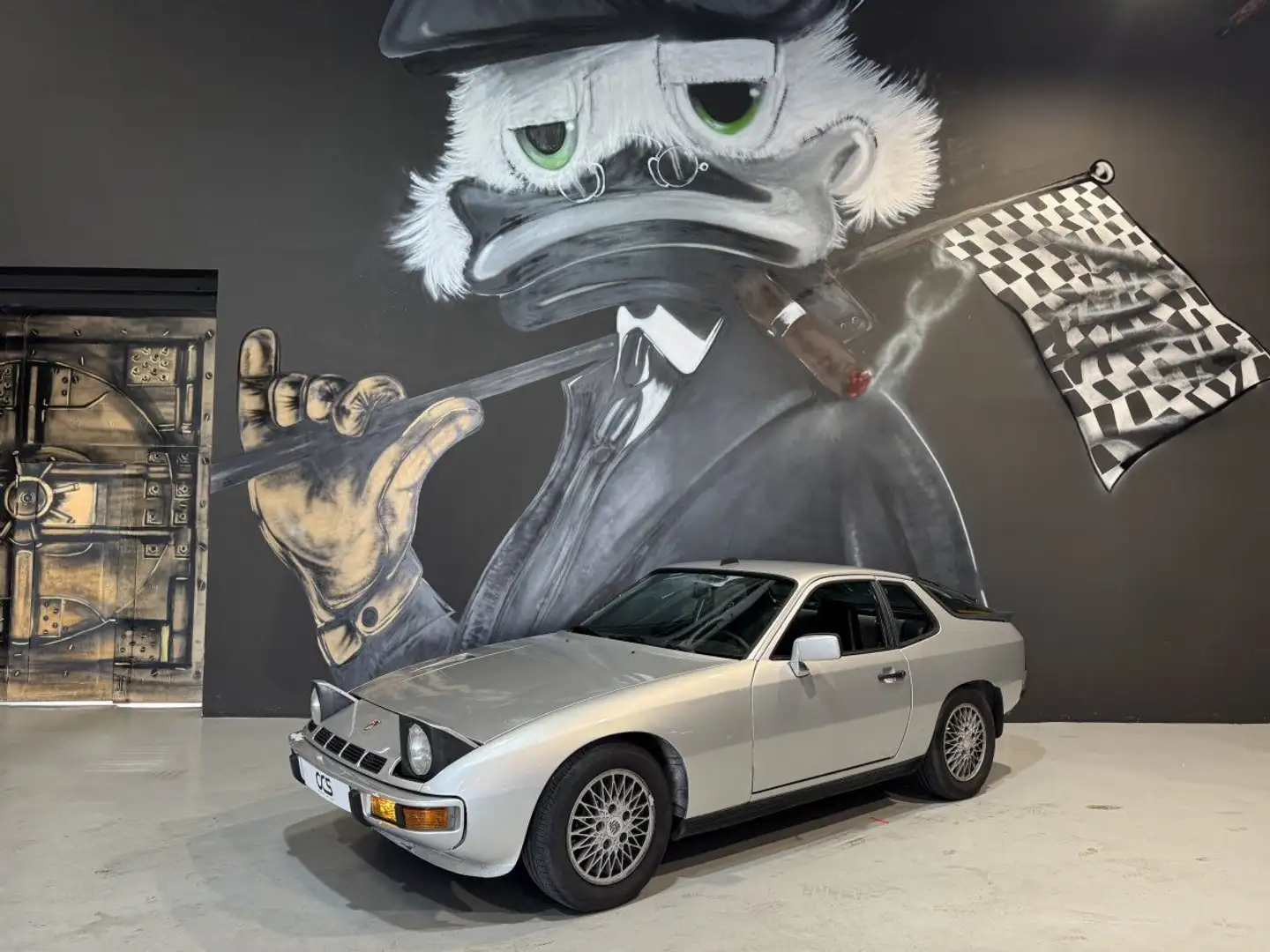 Porsche 924 Turbo Gris - 1