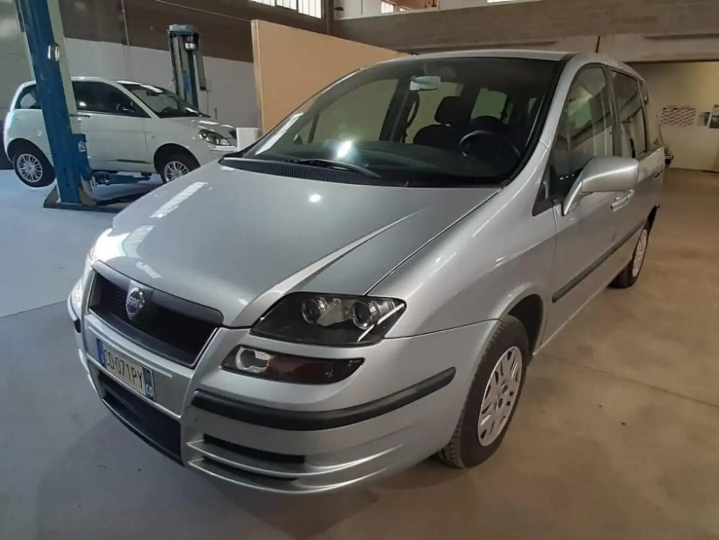 Fiat Ulysse Ulysse 2.0 16v EL 136cv Silber - 1