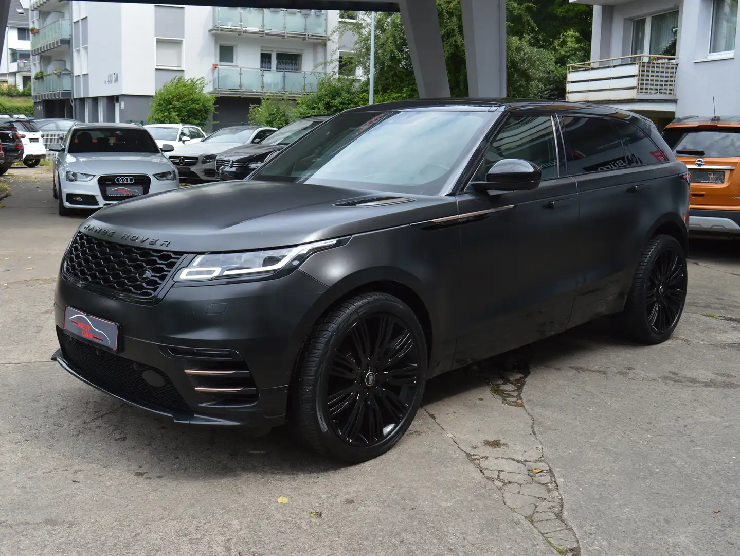Land Rover Range Rover Velar 3.0d R-Dynamic*Leder*Panodach*Sitzheizung*Kamera* Grau - 1