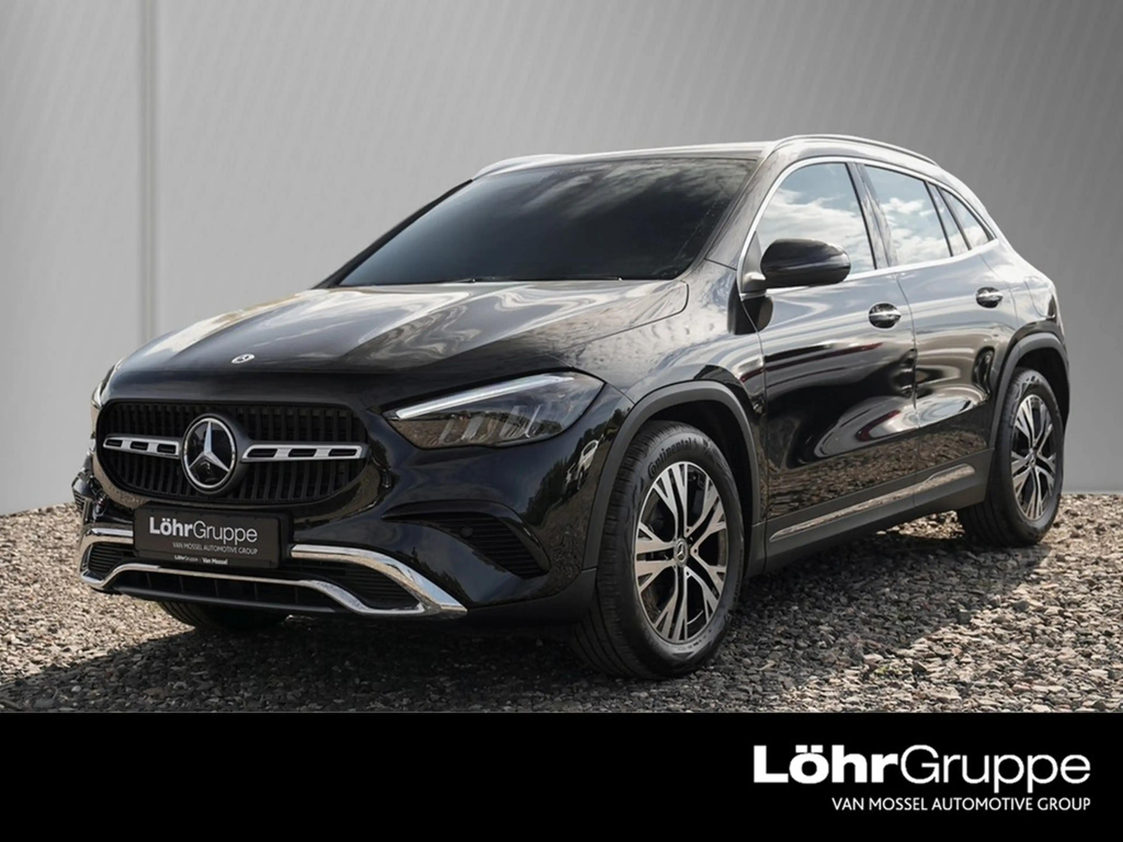 Mercedes-Benz GLA 200 Desingpaket Advanced *LED*AHK*Navi*Kamera*Kessy...